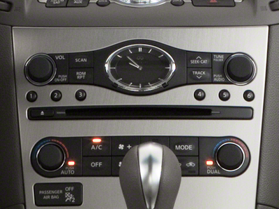 2011 INFINITI G25 Sedan x