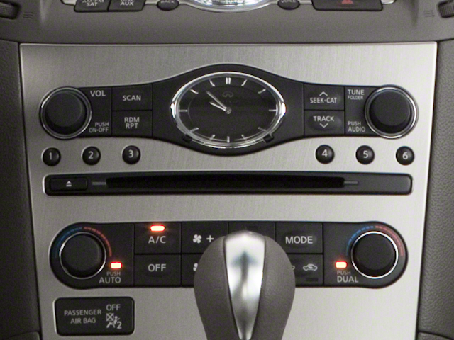 2011 INFINITI G25 Sedan x