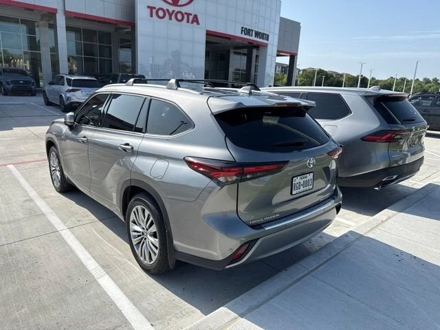 2025 Toyota Highlander Platinum