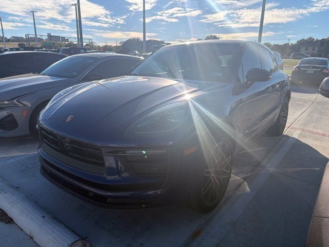 2025 Porsche Macan Base