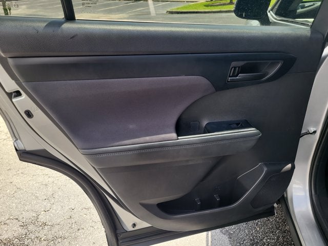 2025 Toyota Highlander LE