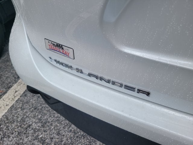 2024 Toyota Highlander LE