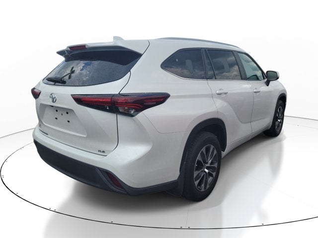 2024 Toyota Highlander LE