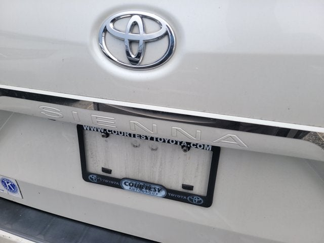 2016 Toyota Sienna XLE