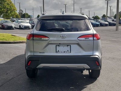 2024 Toyota Corolla Cross LE