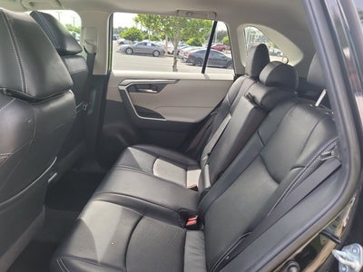 2021 Toyota RAV4 Hybrid XLE