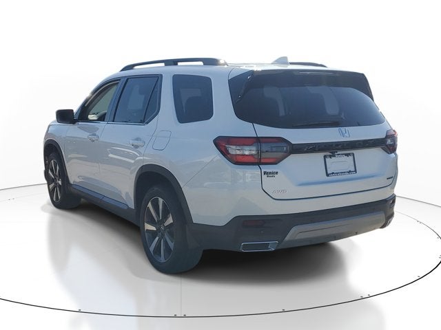 2025 Honda Pilot Touring - Photo 5