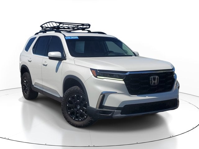 2025 Honda Pilot Touring AWD's photo