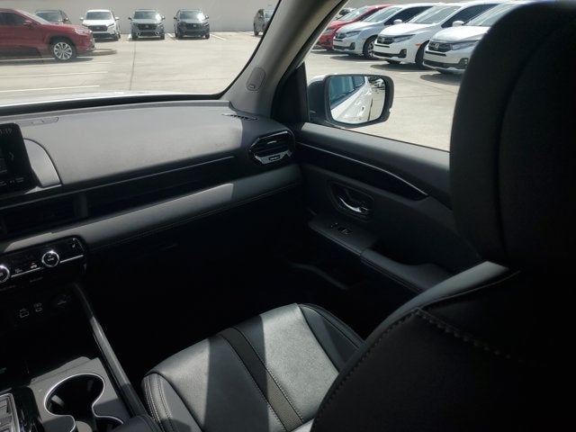 2025 Honda Pilot Touring - Photo 19