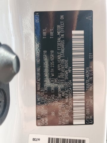 2024 Toyota Highlander LE