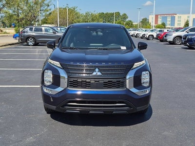 2023 Mitsubishi Outlander SE
