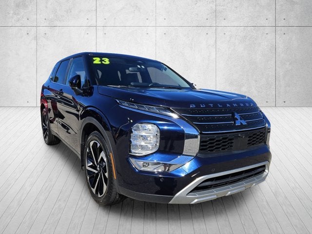 2023 Mitsubishi Outlander SE