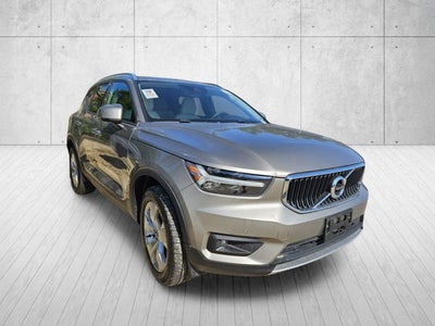2022 Volvo XC40 Momentum