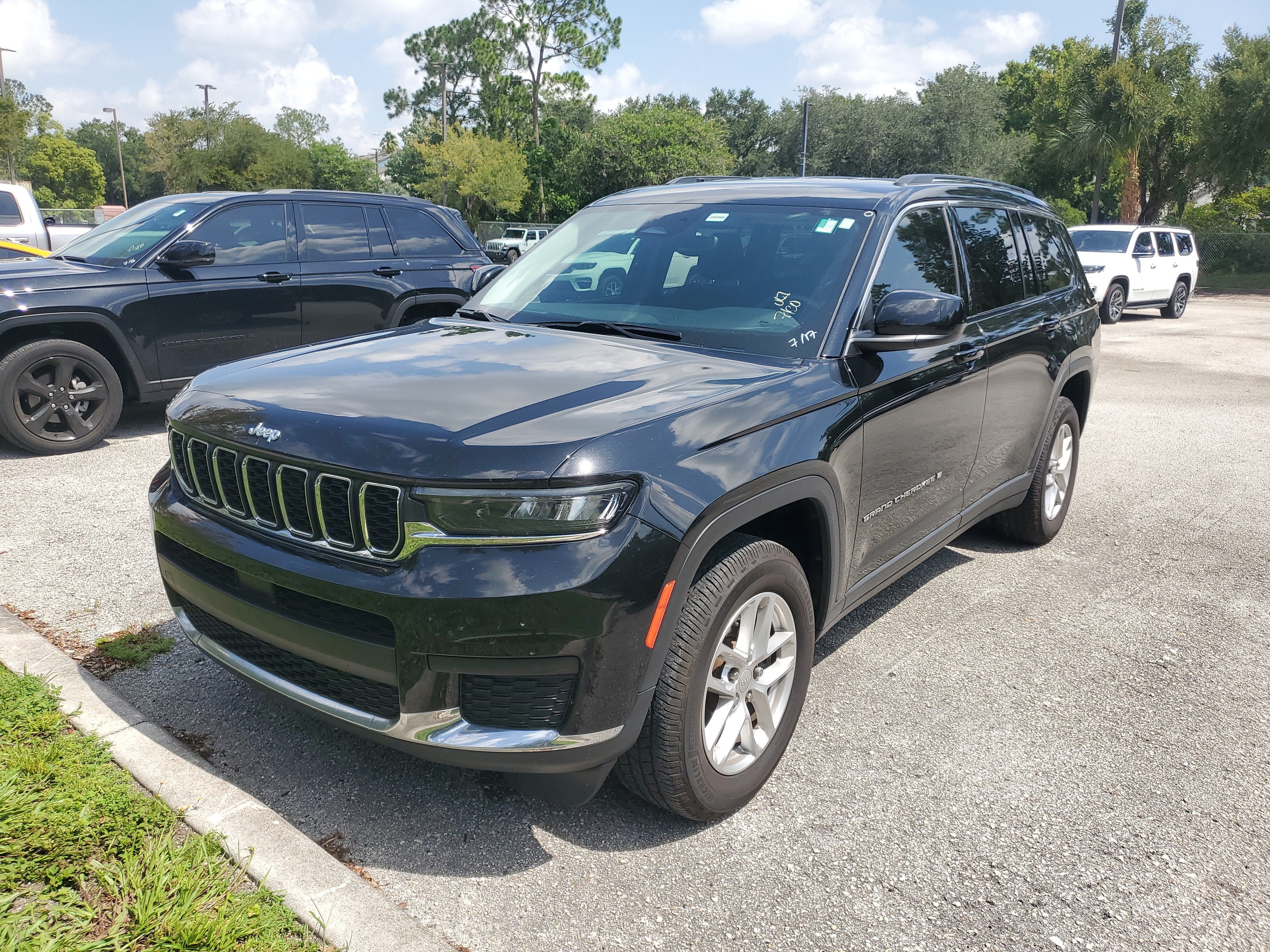 2021 Jeep Grand Cherokee L Laredo