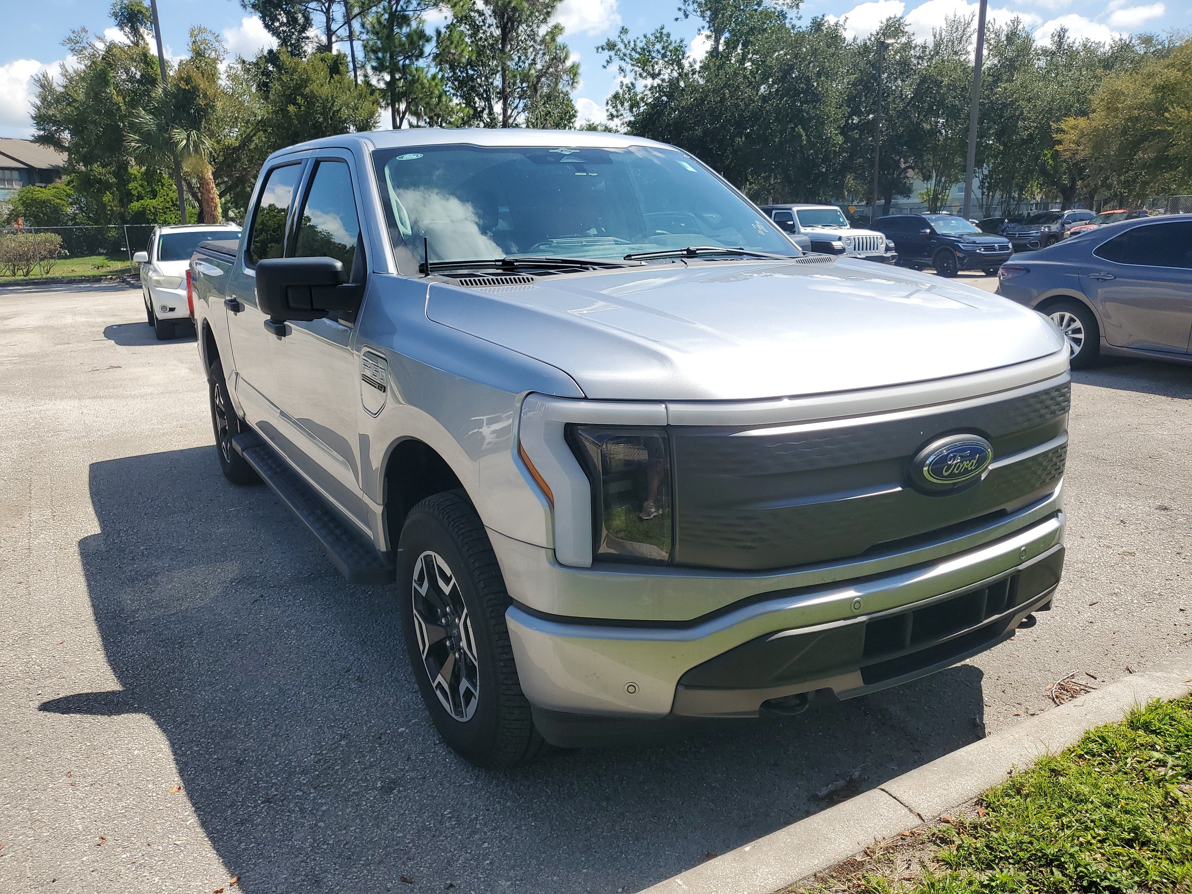 2023 Ford F-150 Lightning XLT