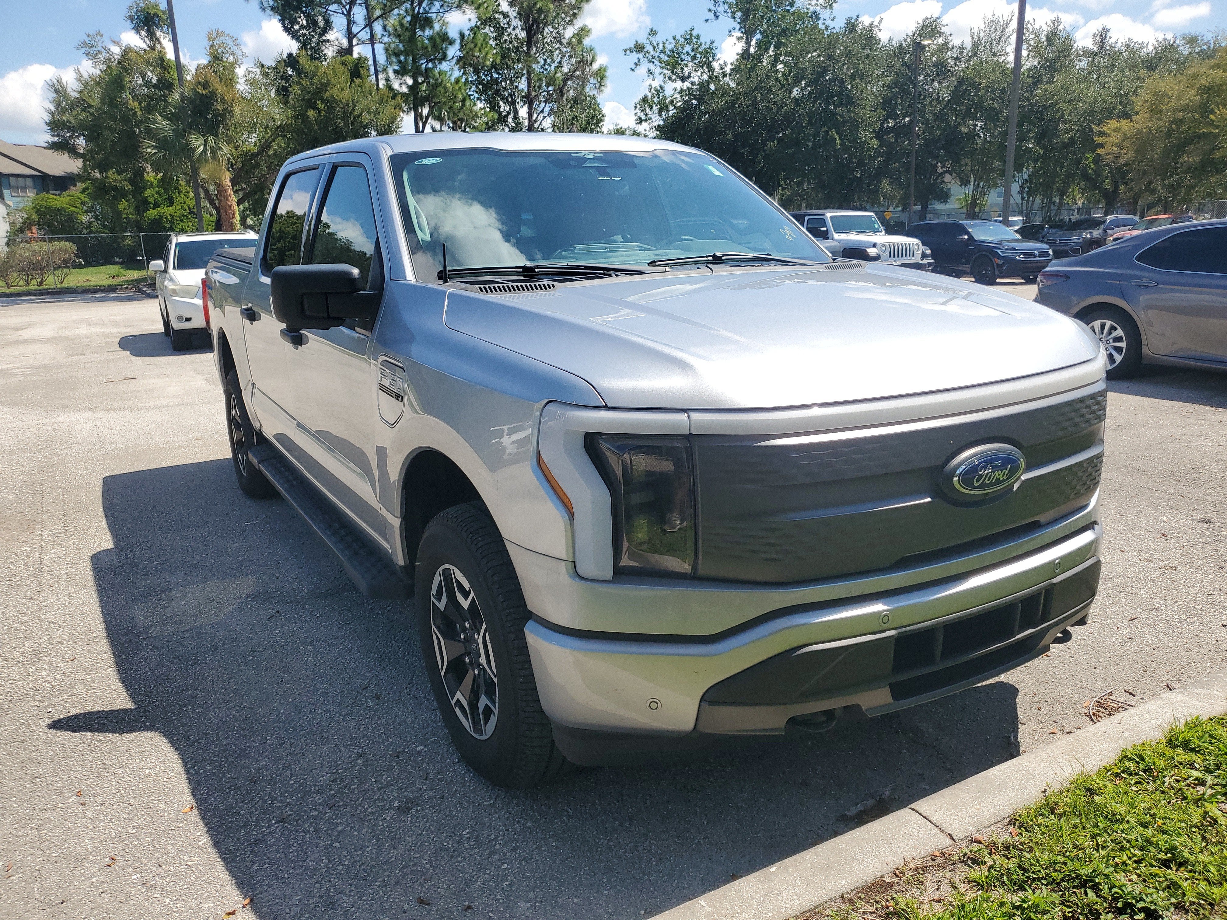 2023 Ford F-150 Lightning XLT