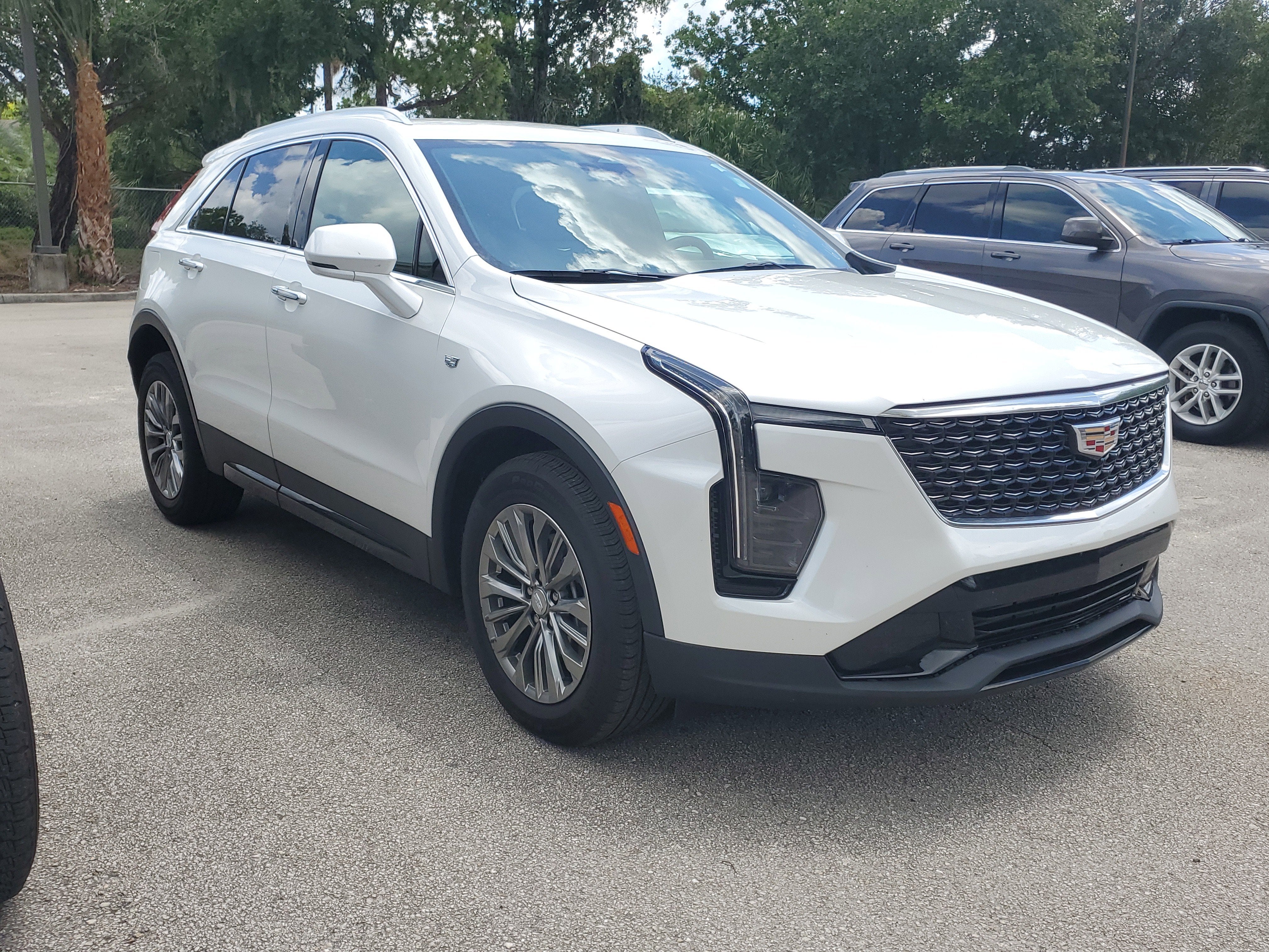 2024 Cadillac XT4 FWD Premium Luxury