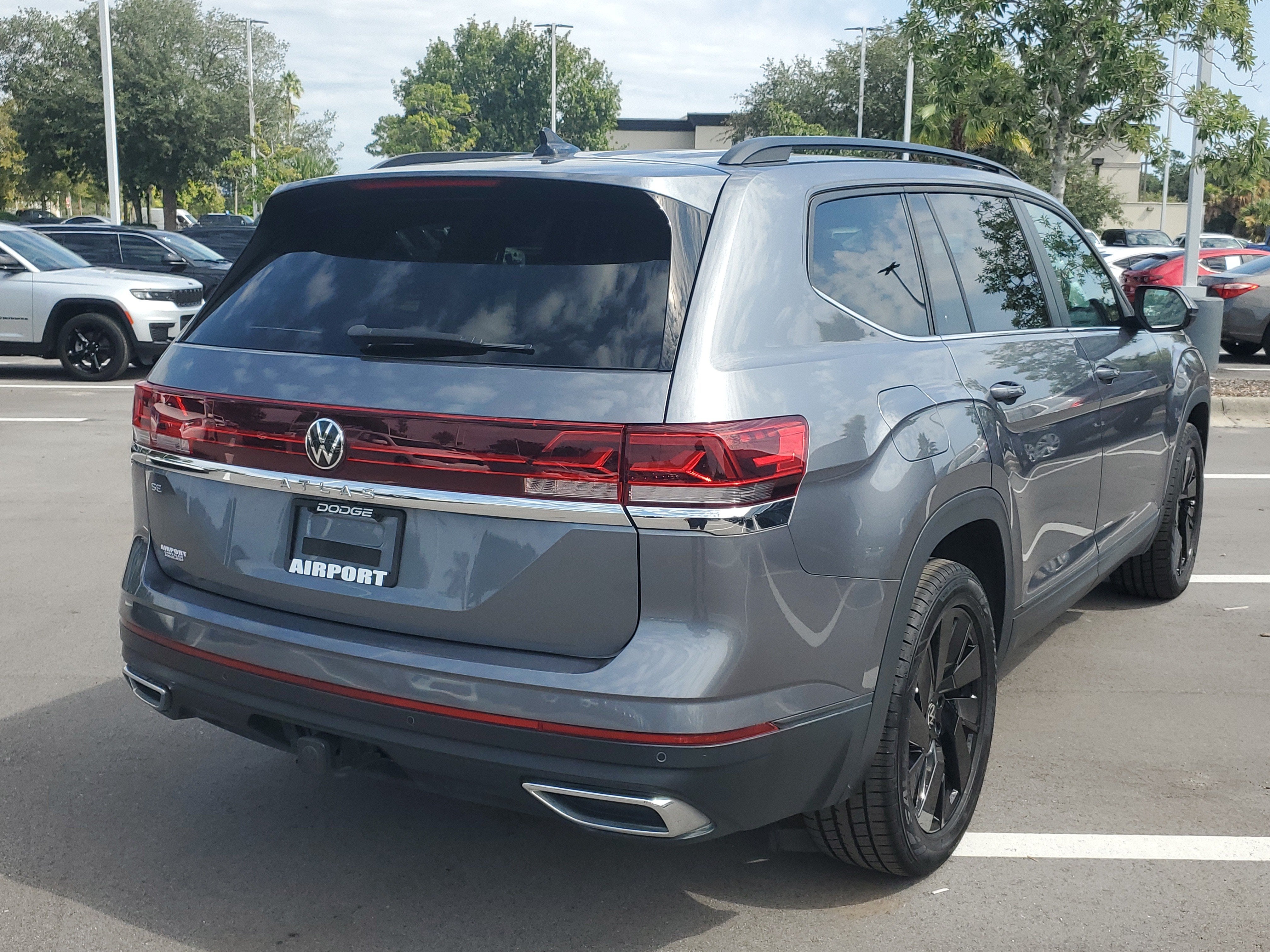 2024 Volkswagen Atlas 2.0T SE w/Technology
