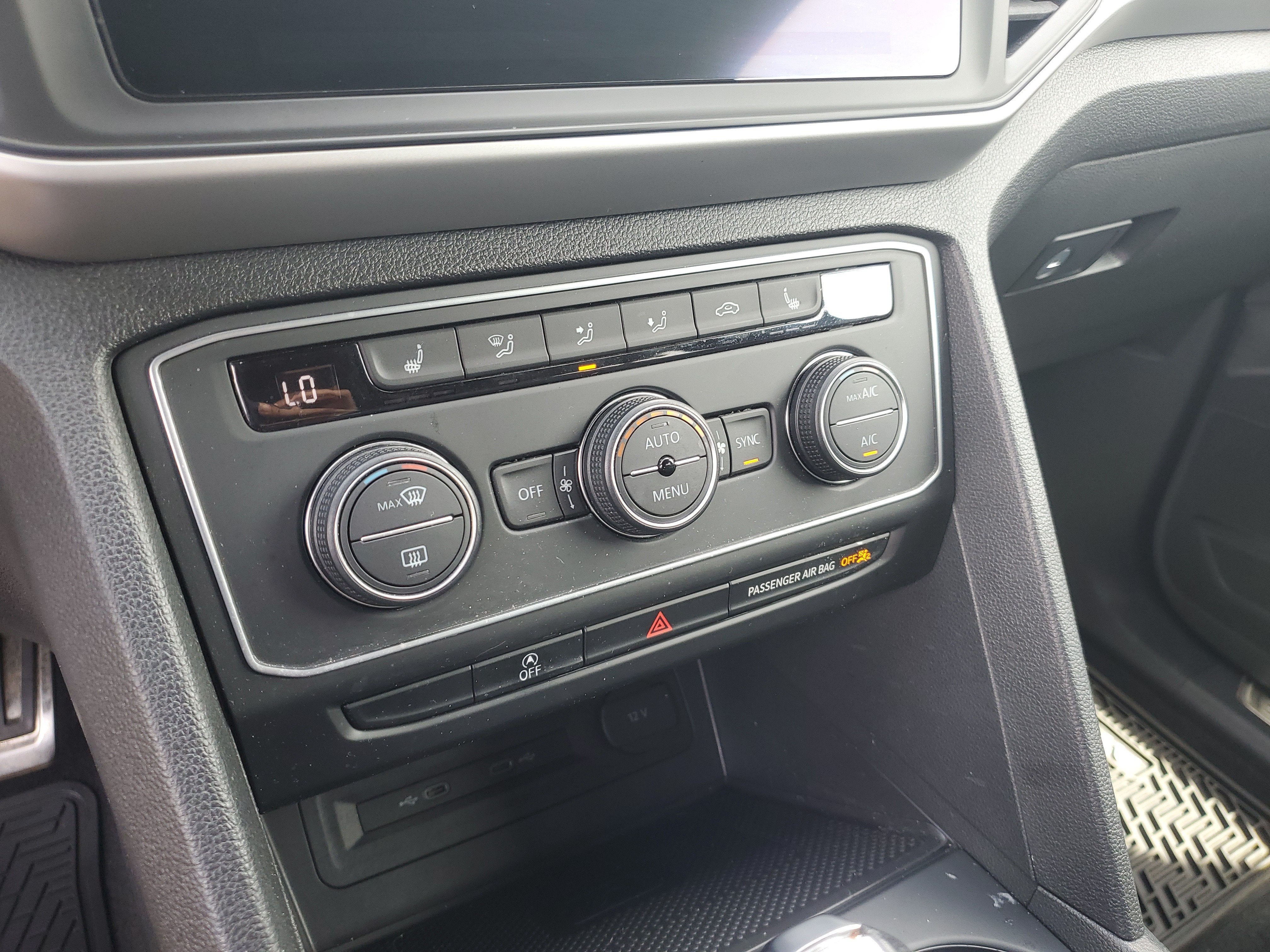 2021 Volkswagen Atlas Cross Sport 3.6L V6 SE w/Technology R-Line