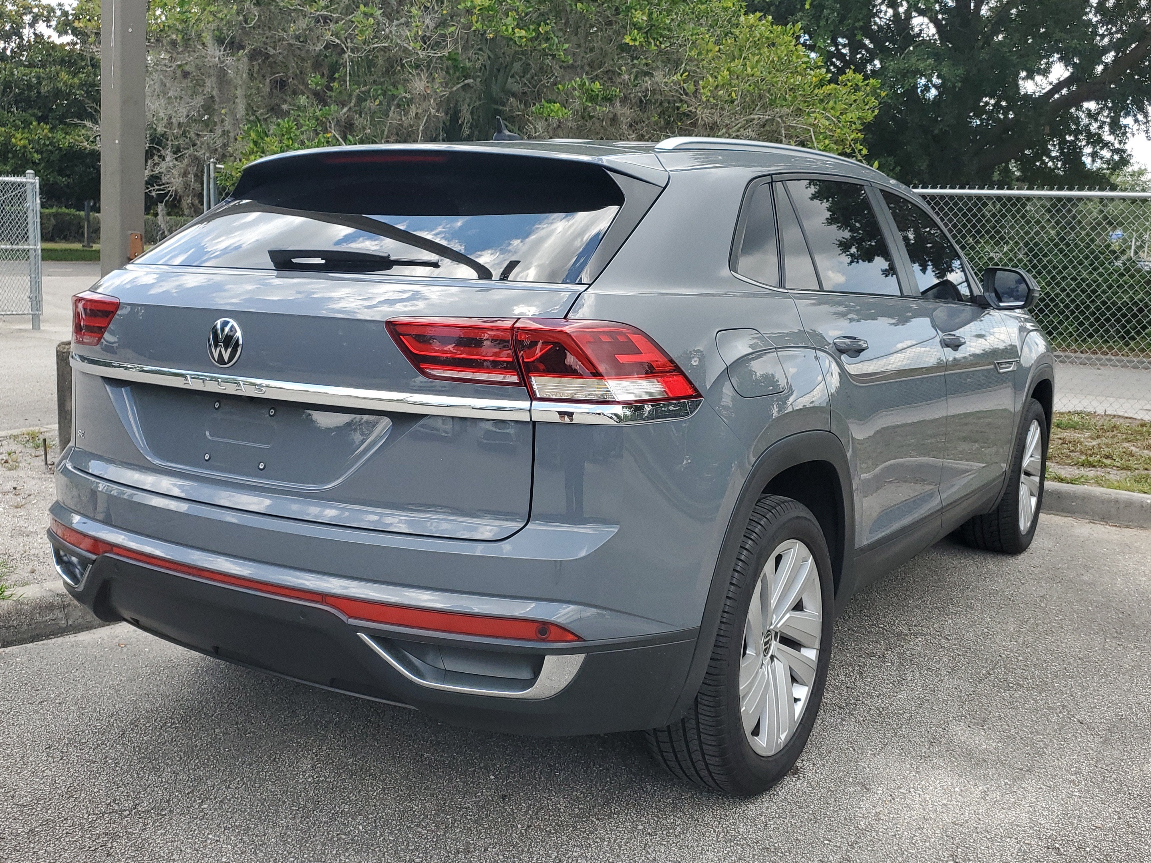 2020 Volkswagen Atlas Cross Sport 2.0T SE w/Technology
