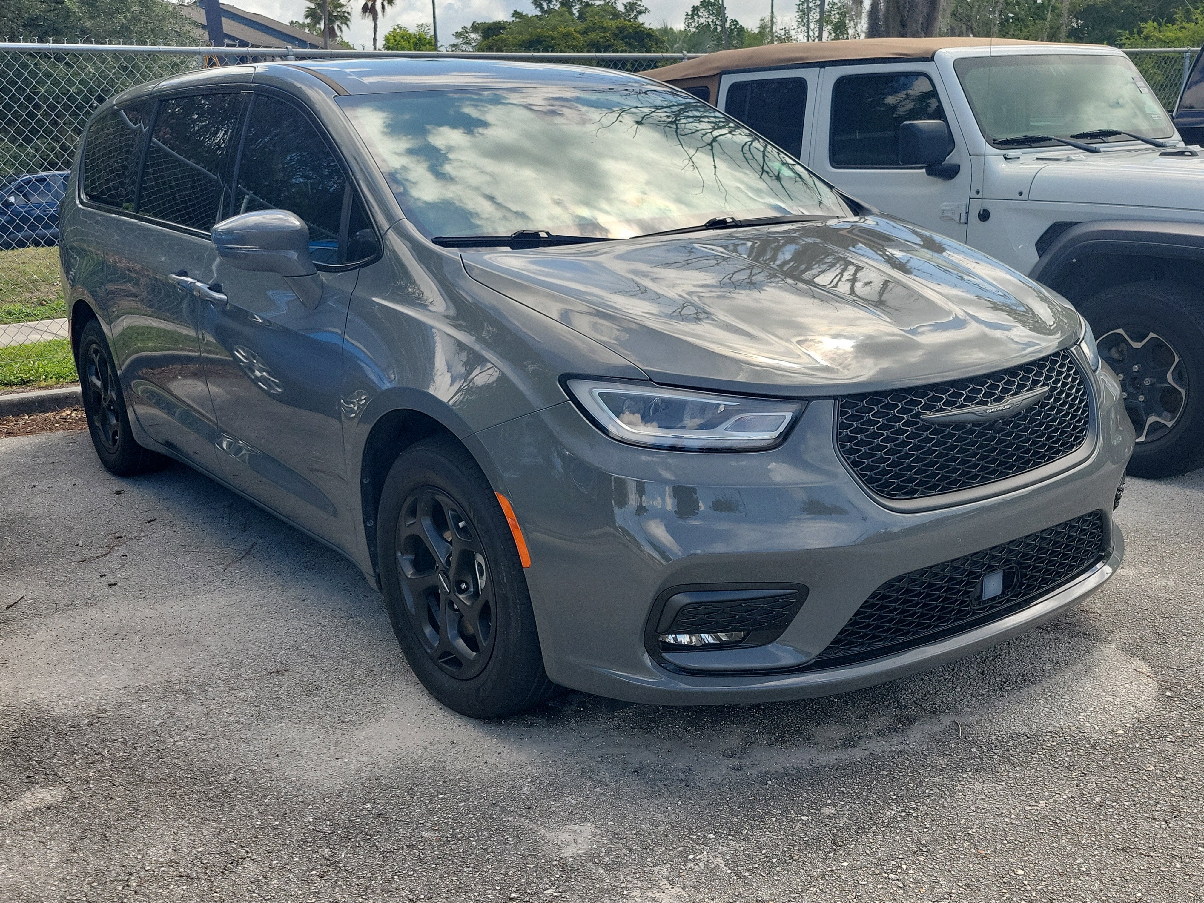 2022 Chrysler Pacifica Hybrid Touring L