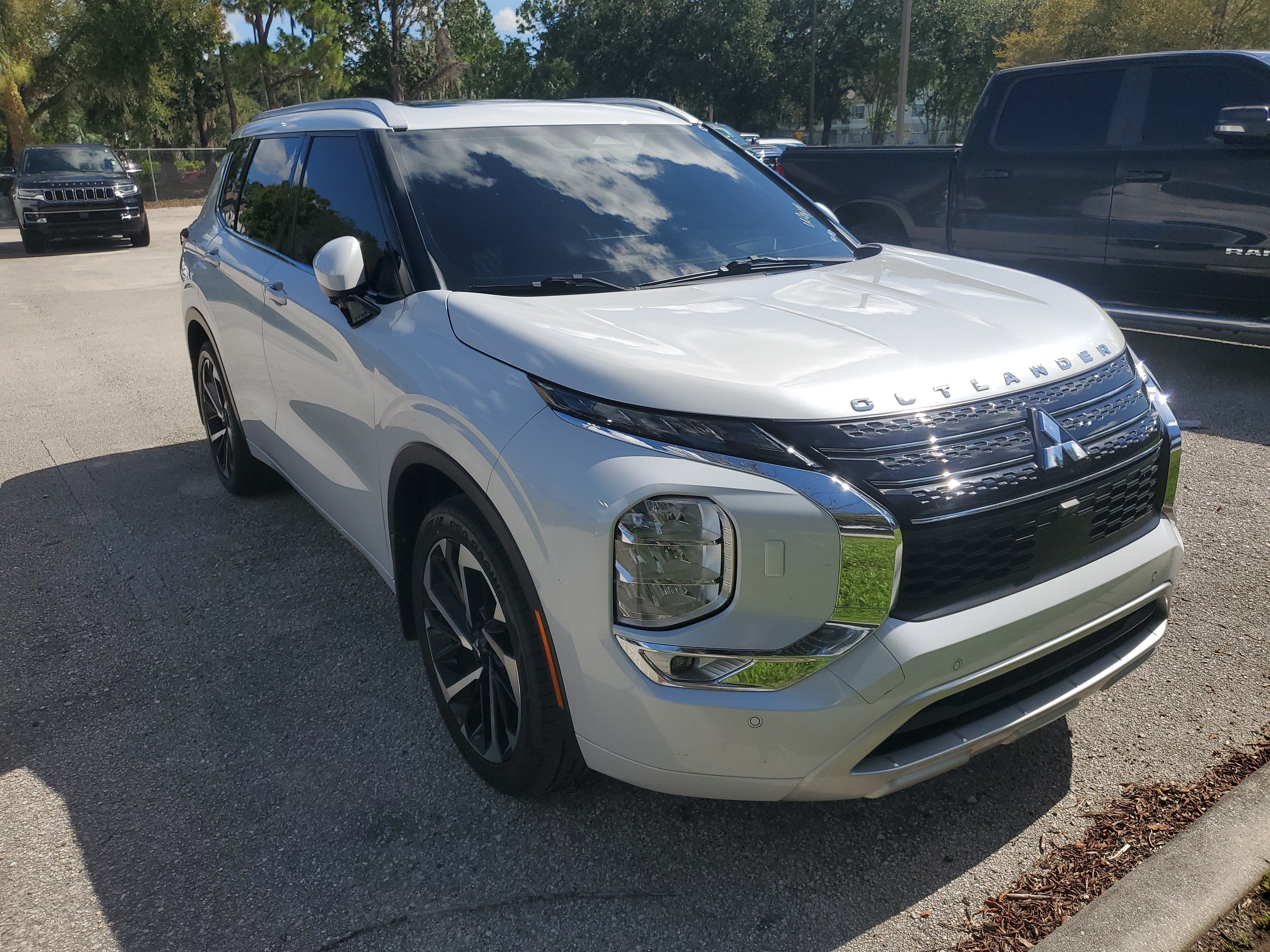 2023 Mitsubishi Outlander SEL