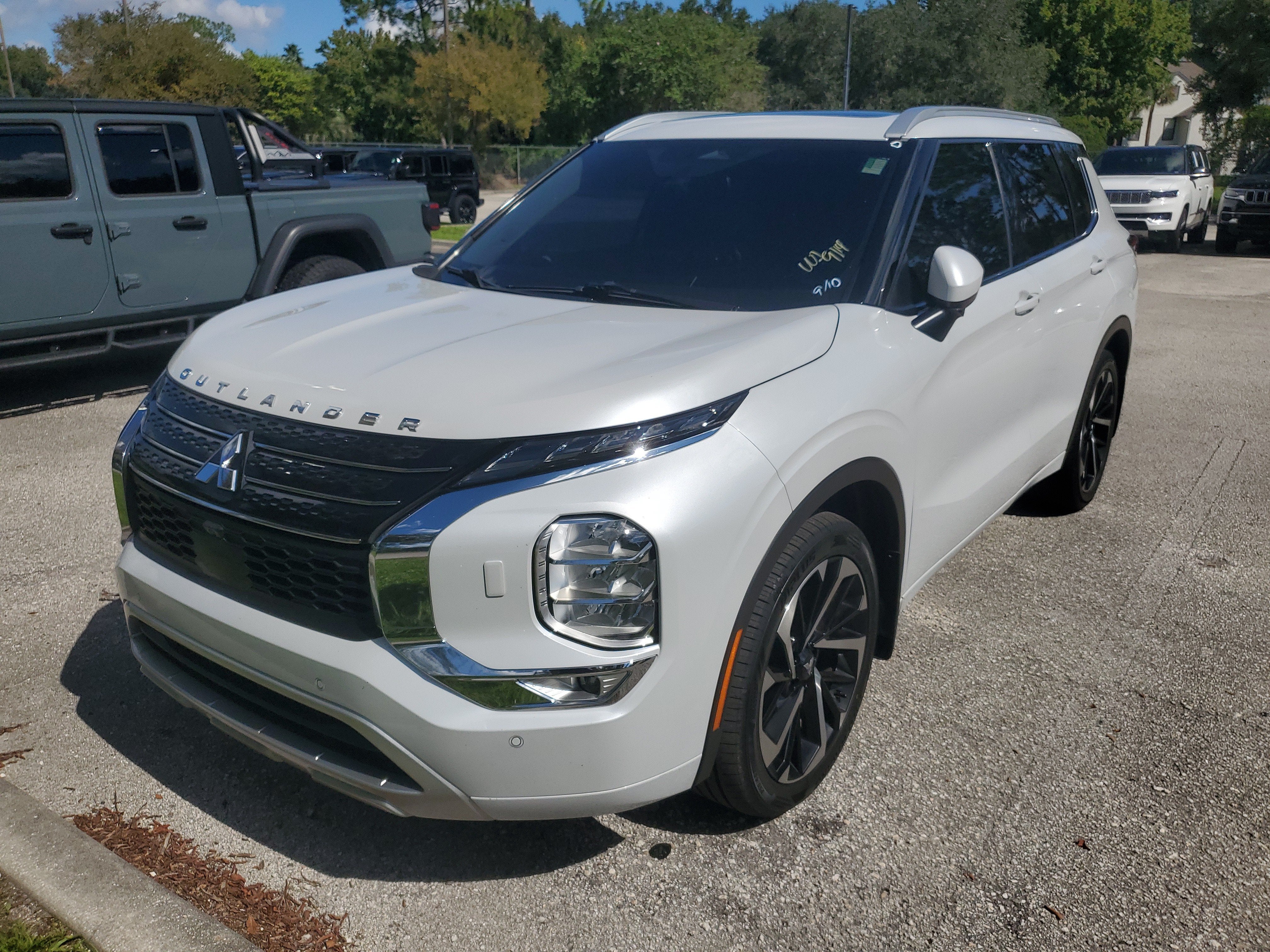 2023 Mitsubishi Outlander SEL