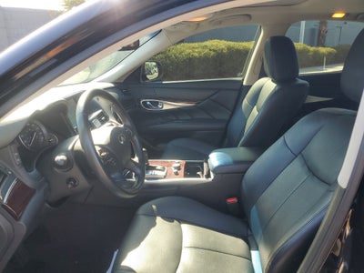 2015 INFINITI Q70 3.7