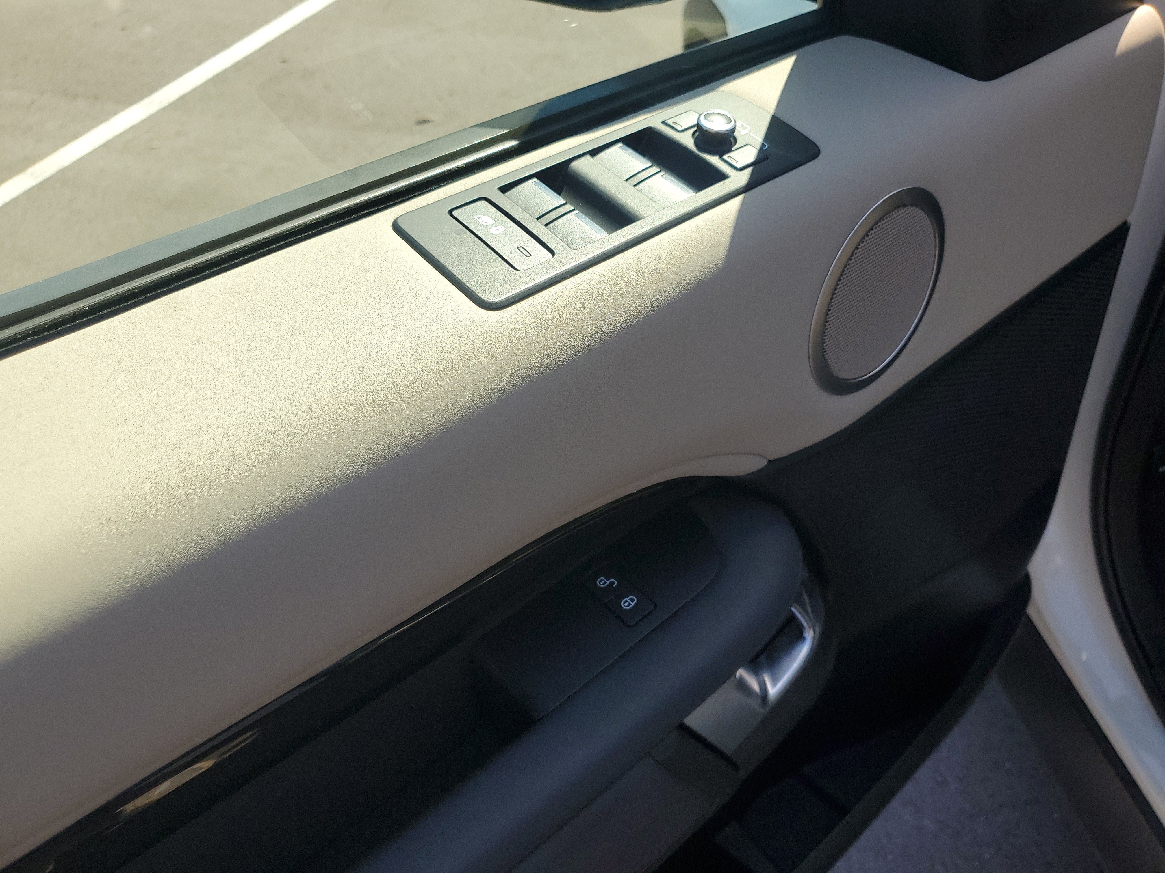 2020 Land Rover Discovery SE