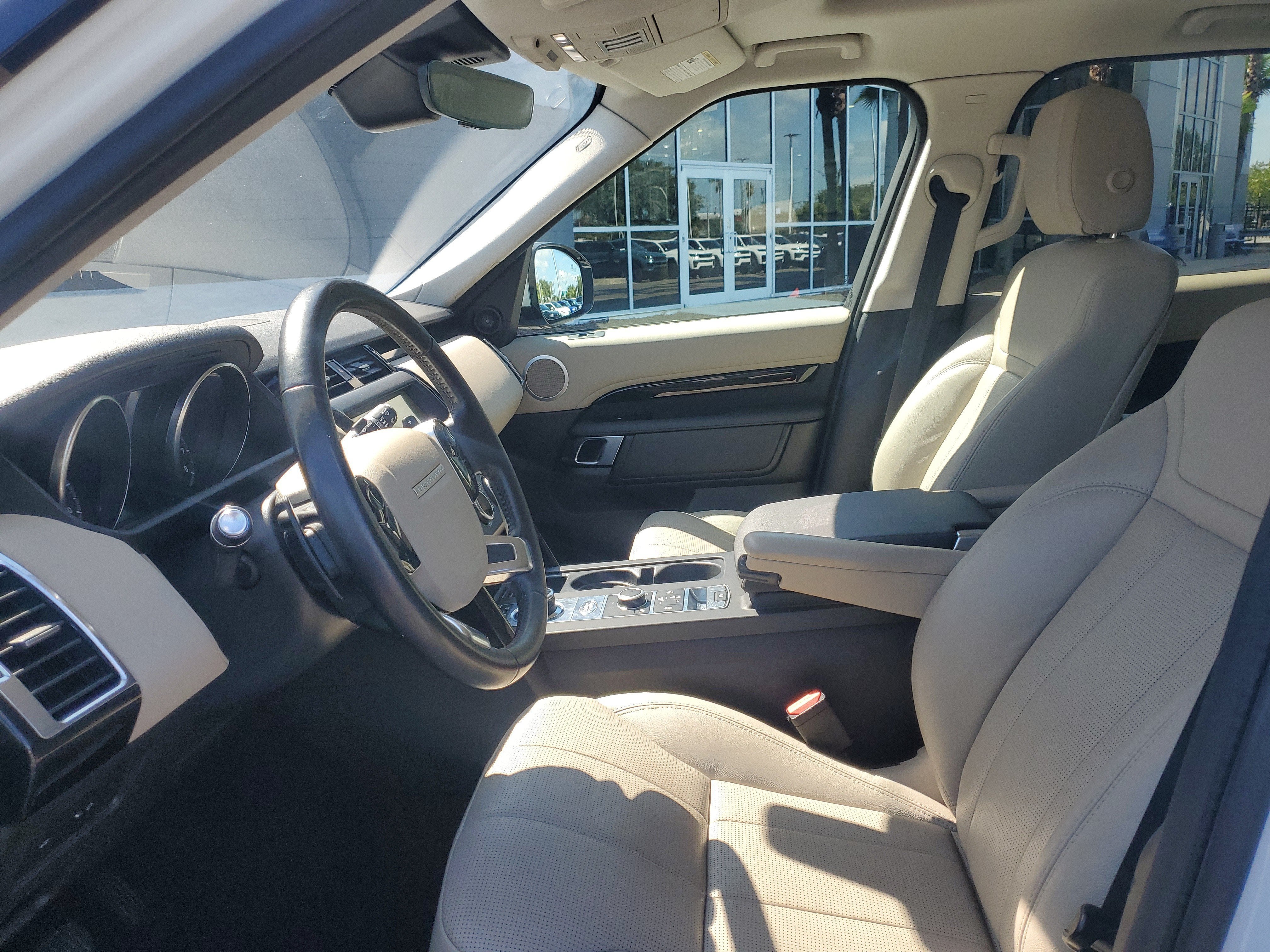 2020 Land Rover Discovery SE