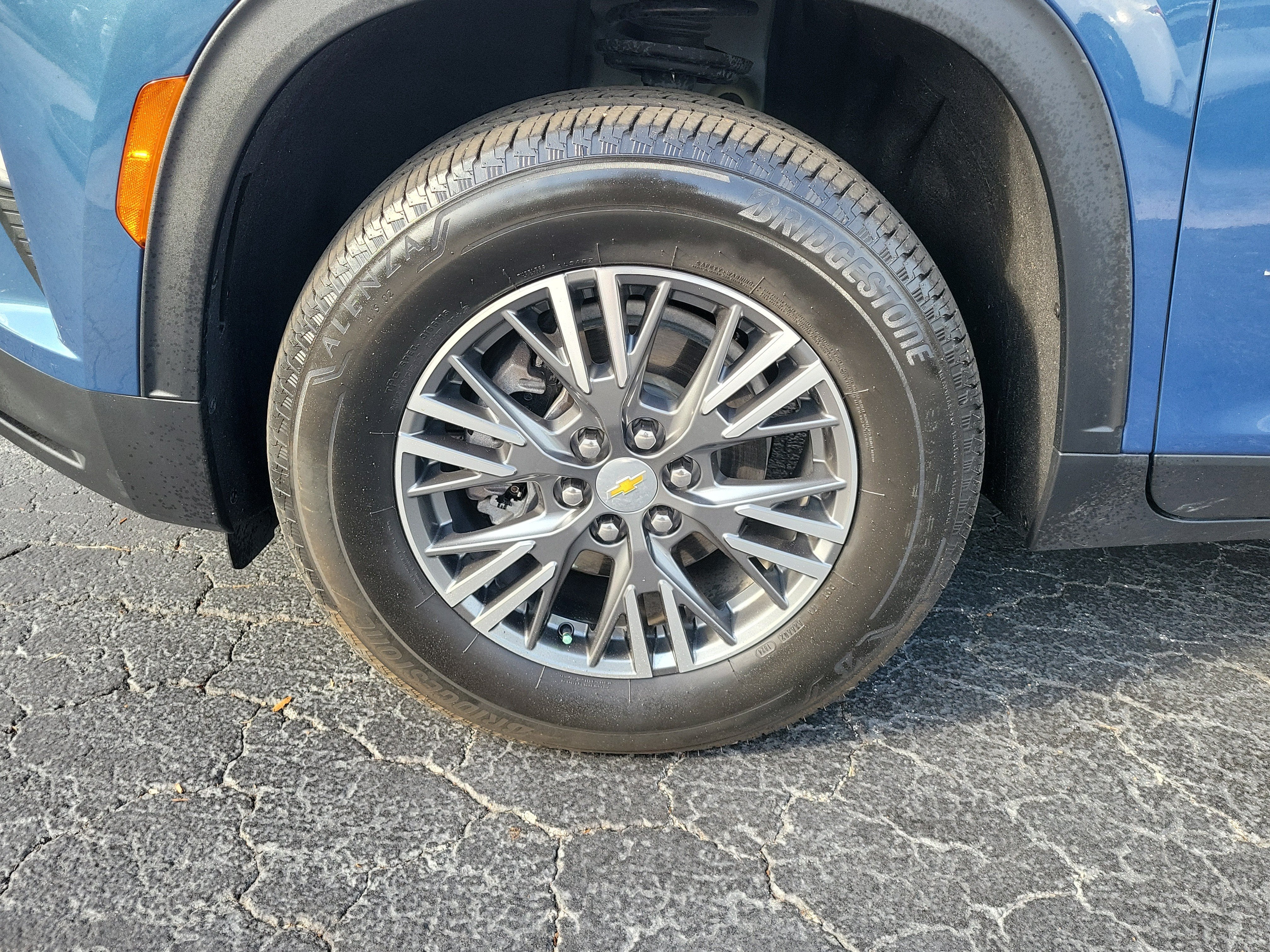 2024 Chevrolet Traverse FWD LT