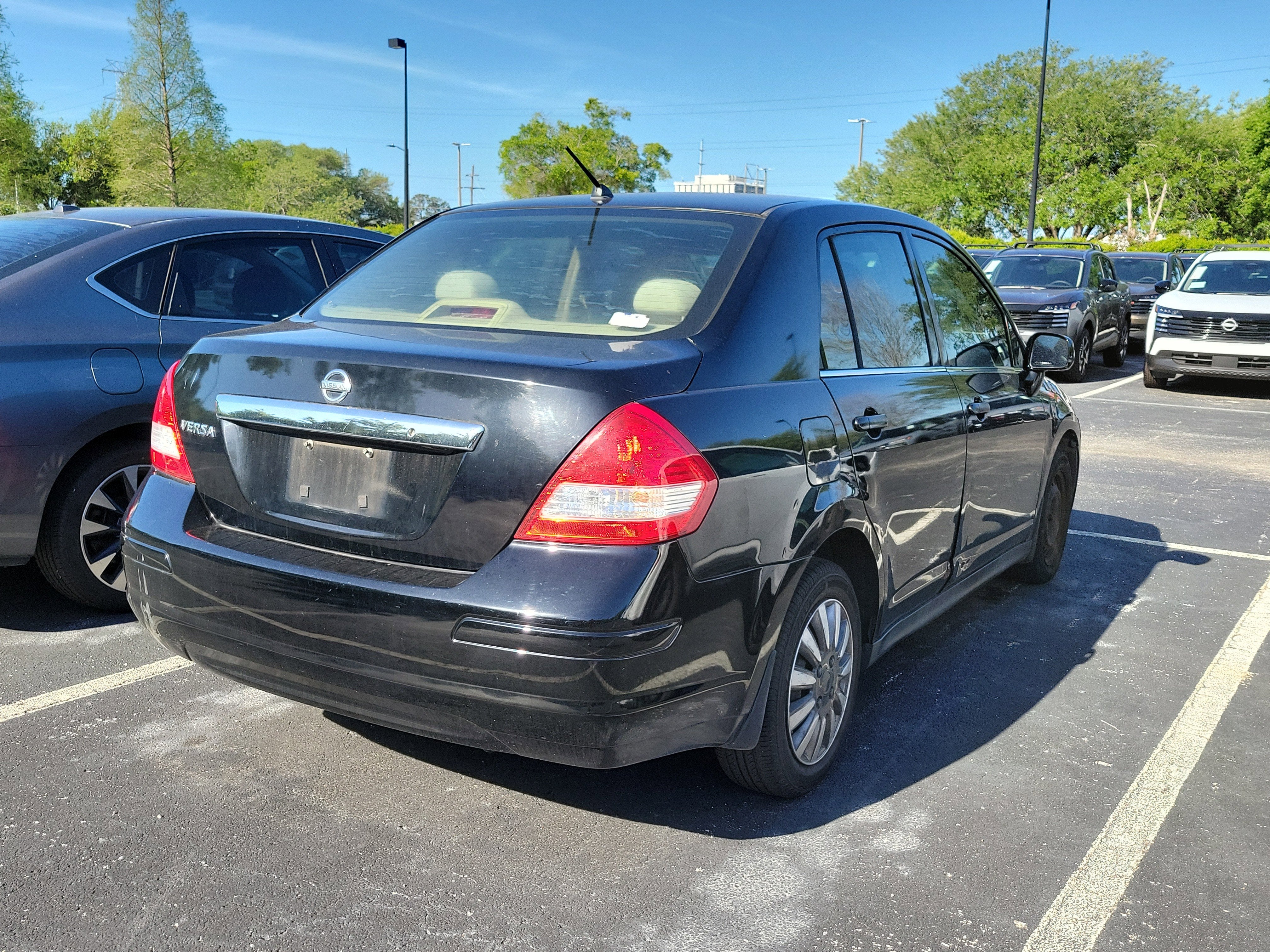 2009 Nissan Versa 1.8 S