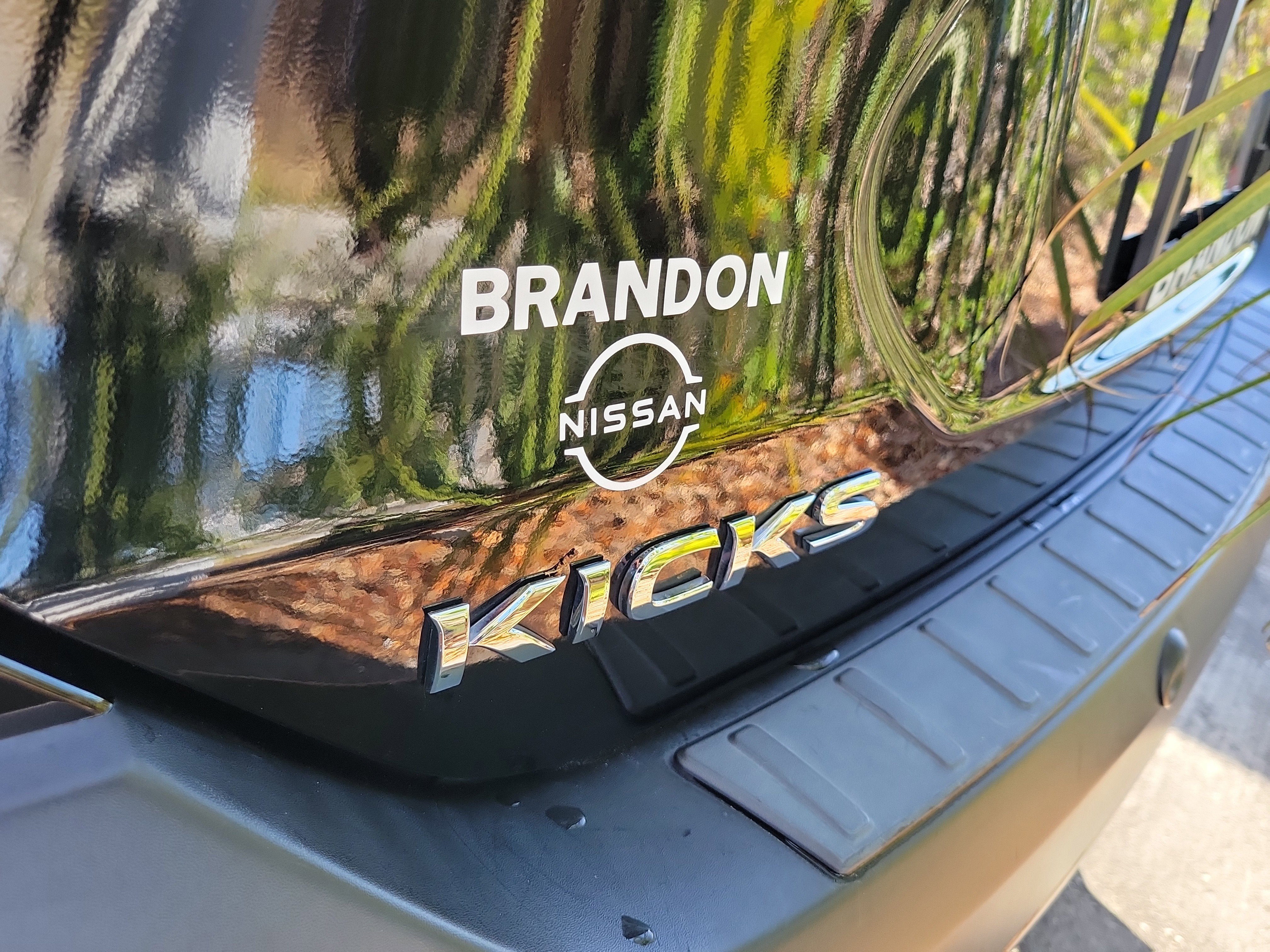 2020 Nissan Kicks SR