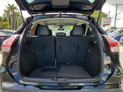 2022 Nissan Kicks SR