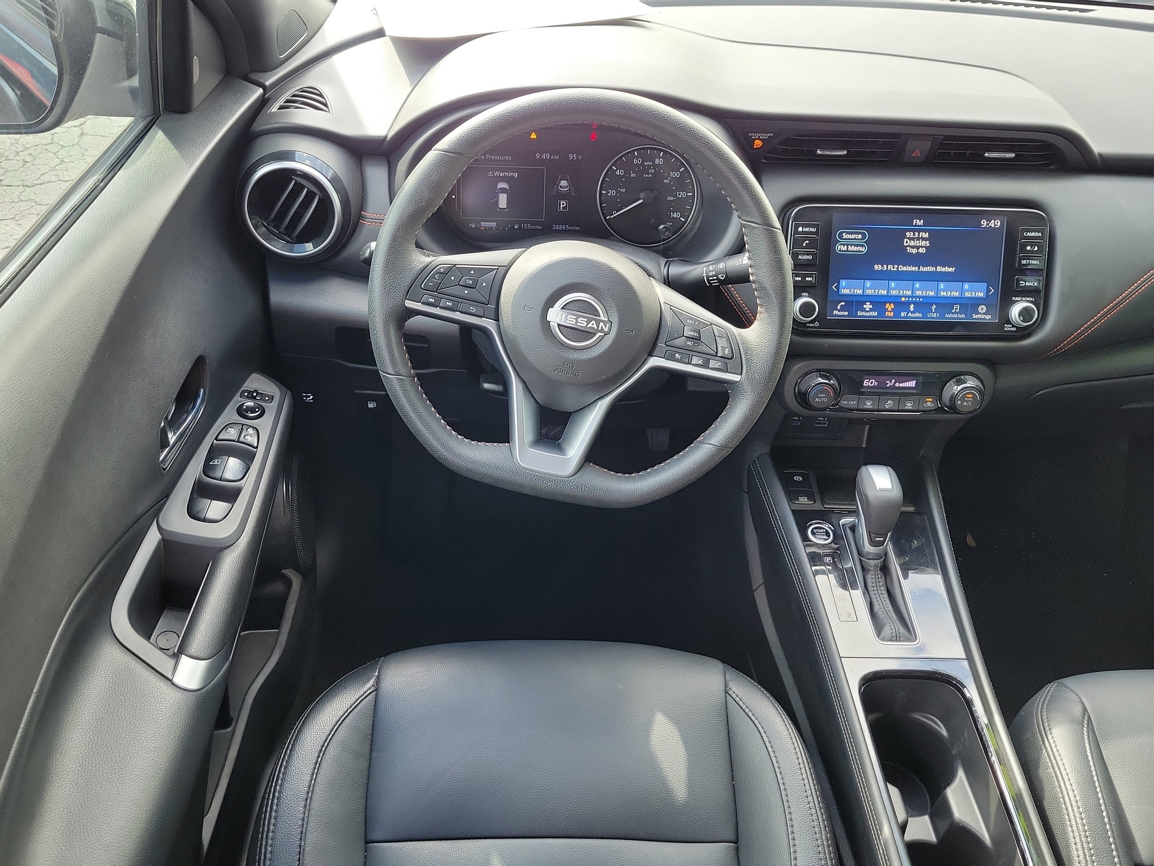 2022 Nissan Kicks SR