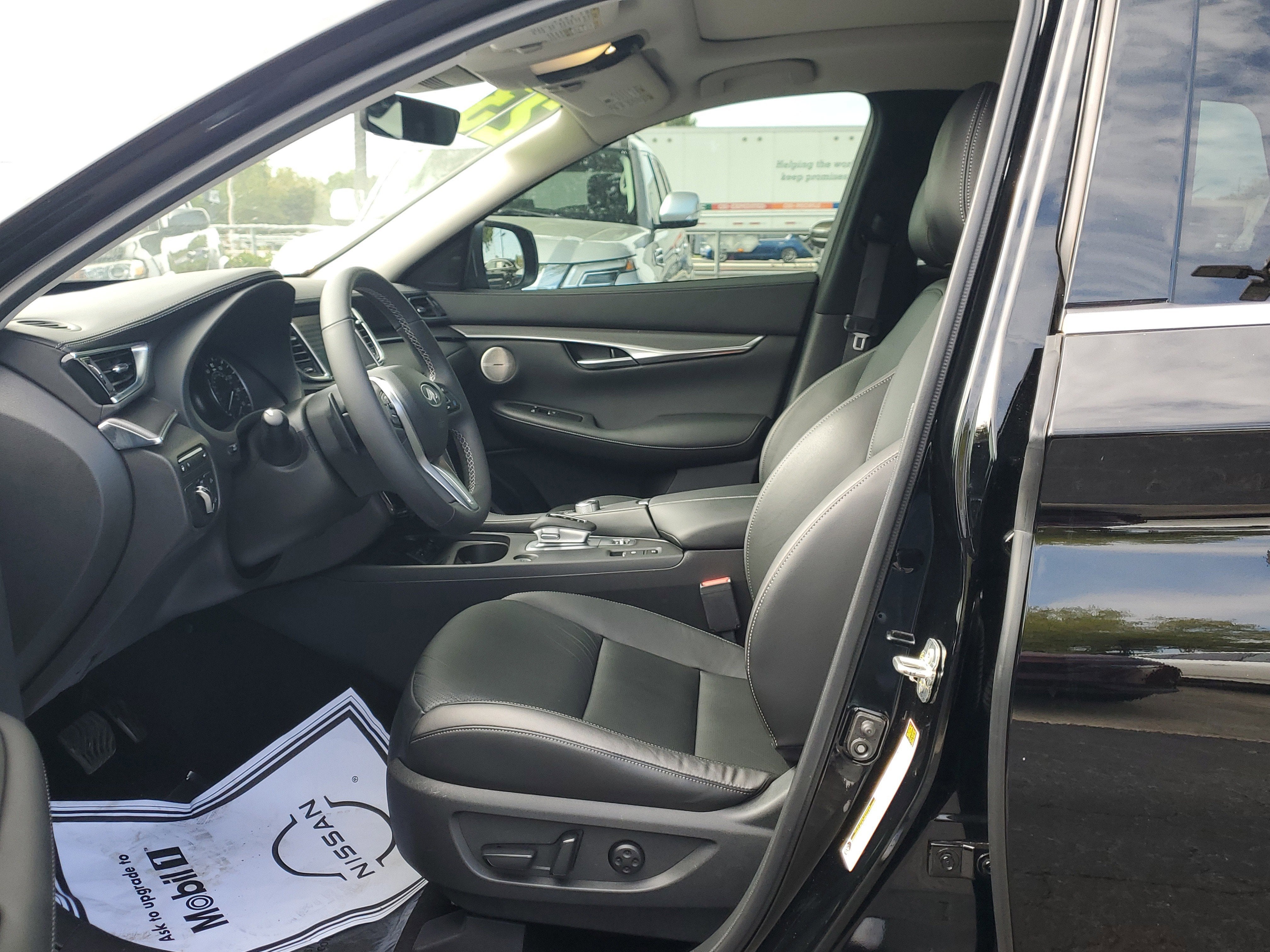 2023 INFINITI QX50 LUXE