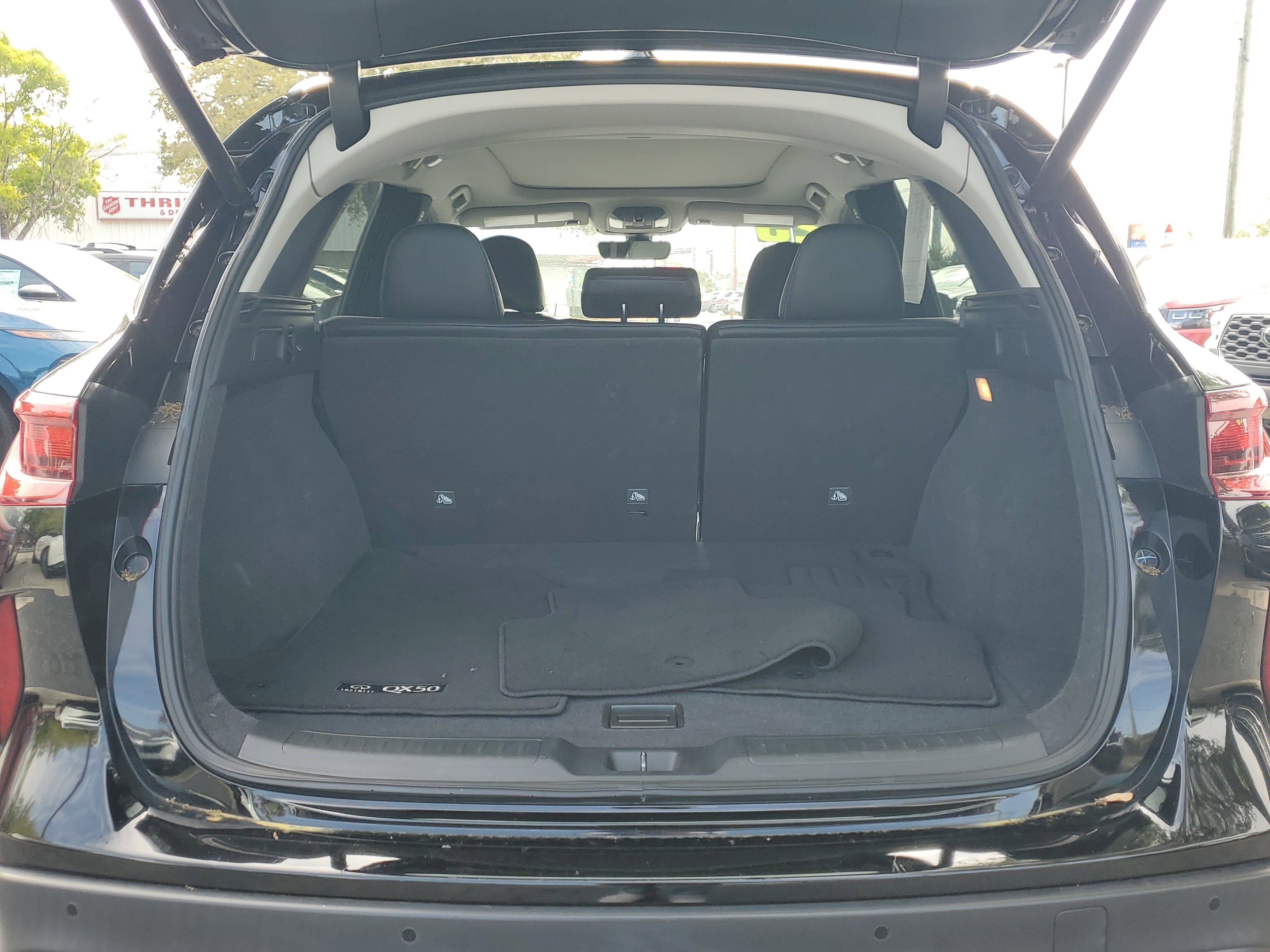 2023 INFINITI QX50 LUXE