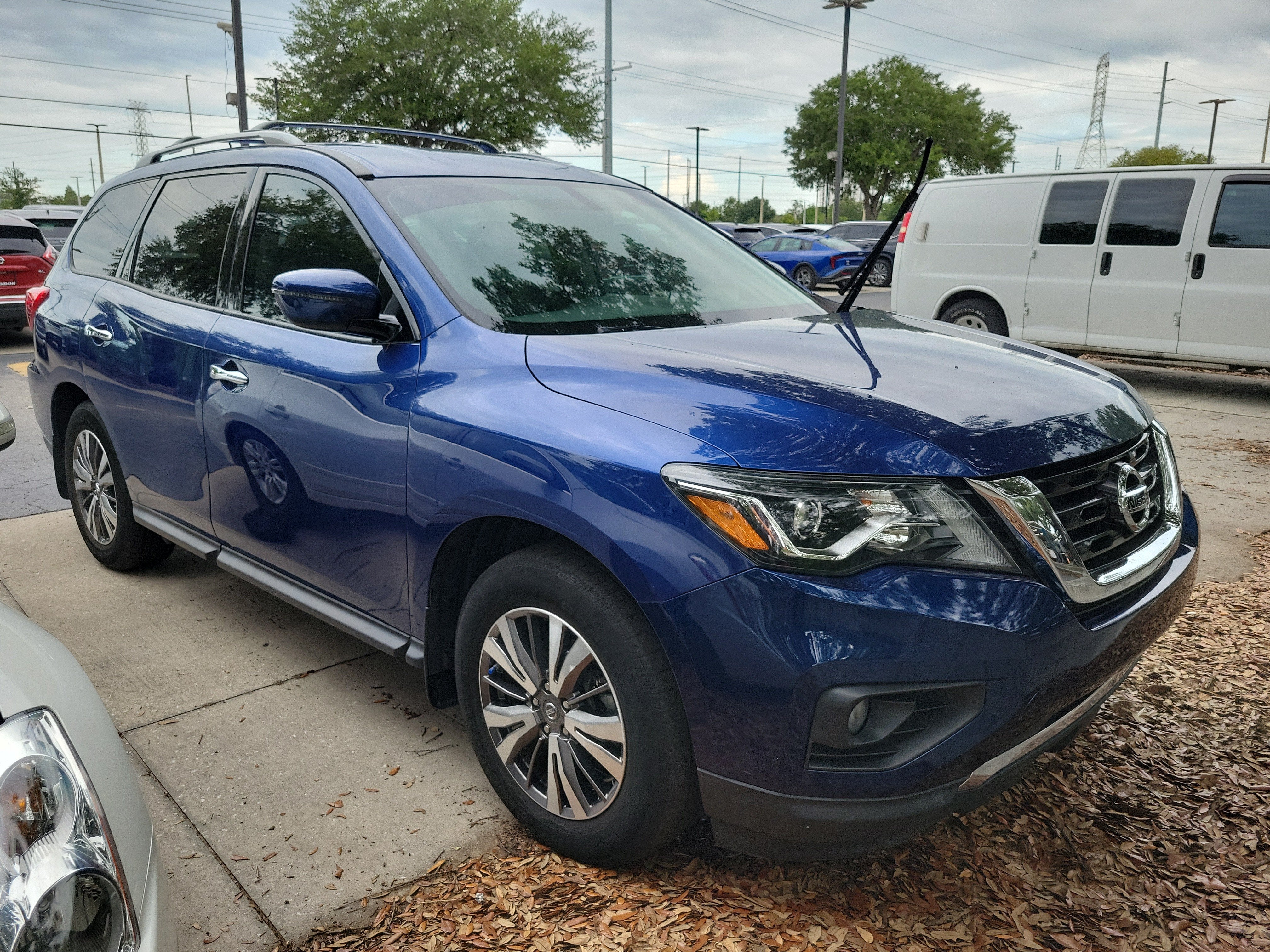2018 Nissan Pathfinder SV