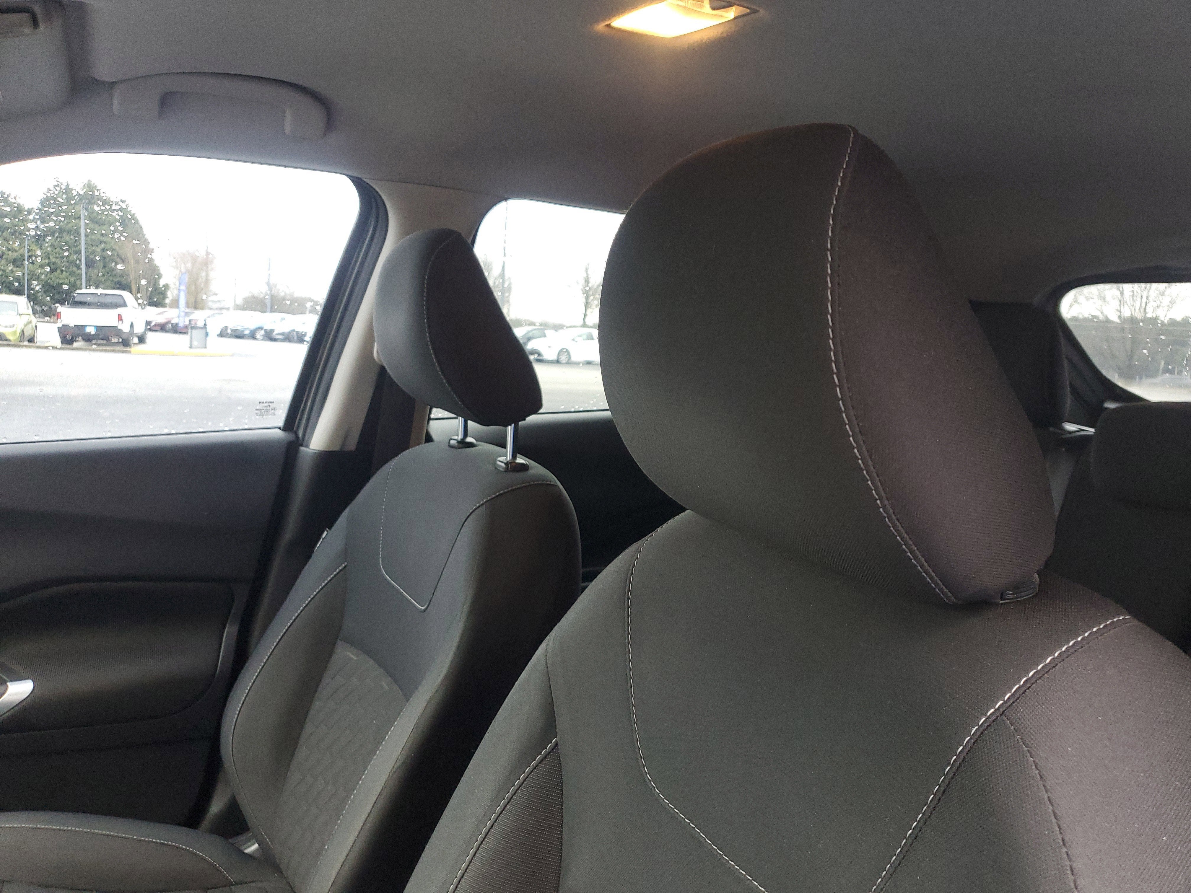 2022 Nissan Kicks SV