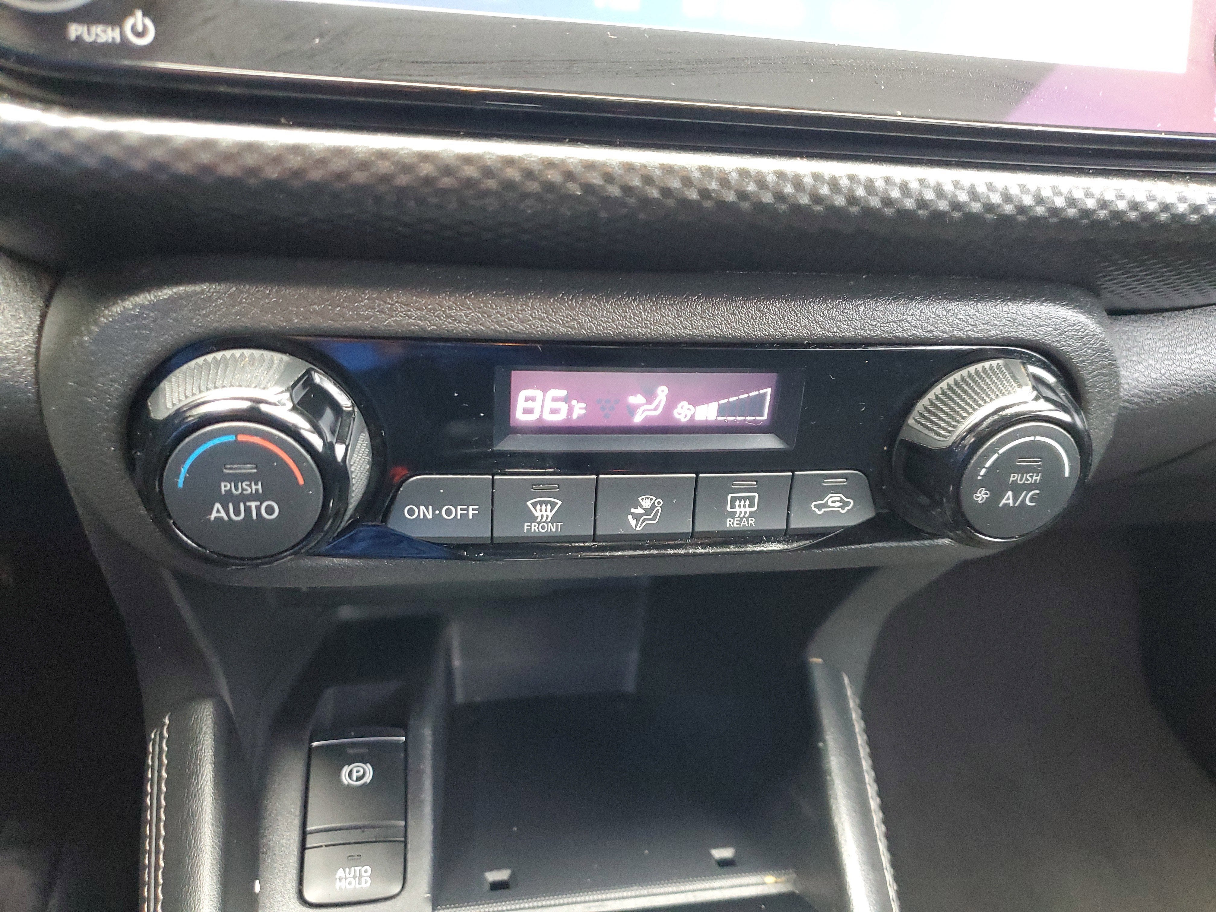 2022 Nissan Kicks SV