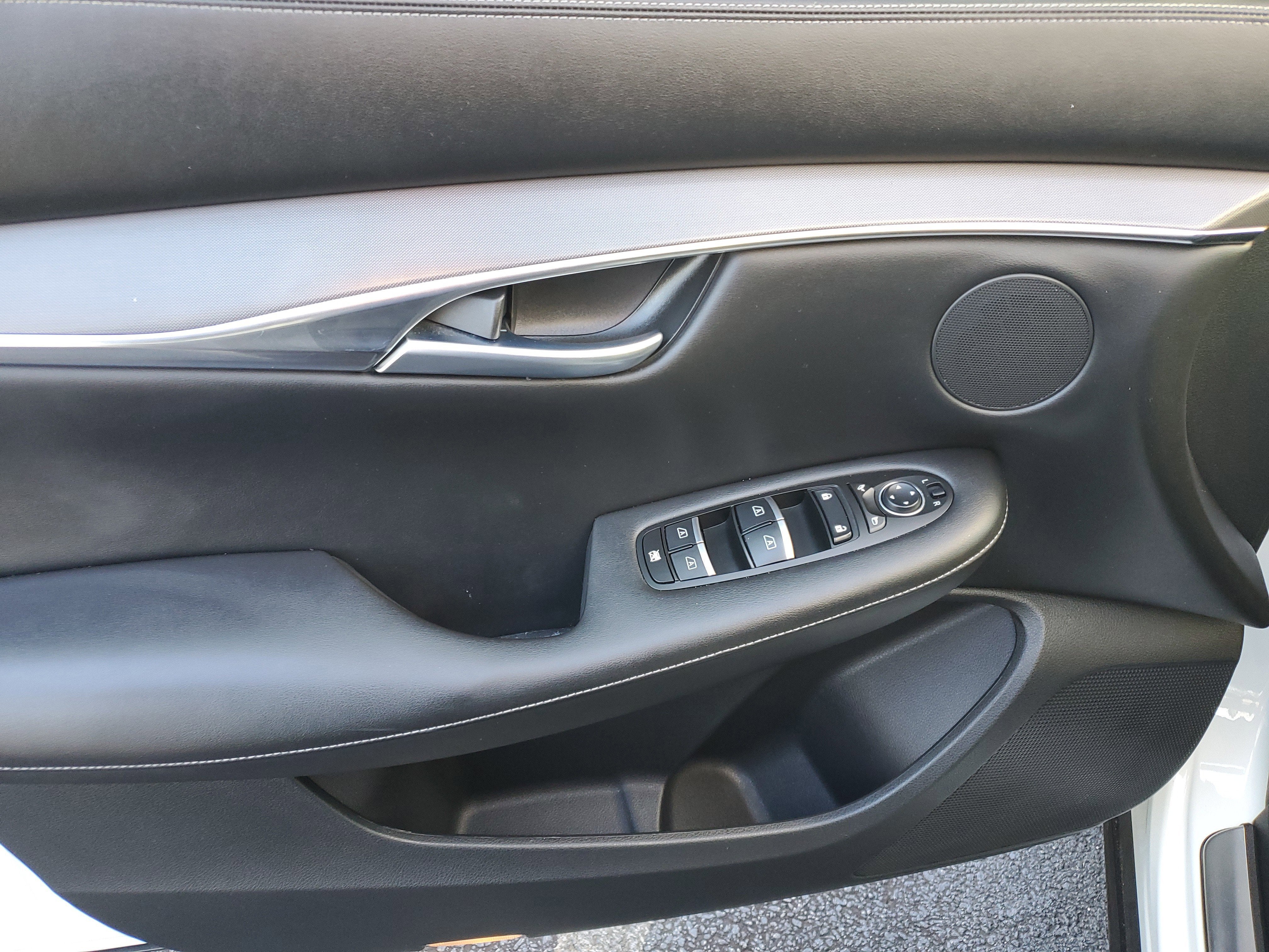 2022 INFINITI QX50 LUXE