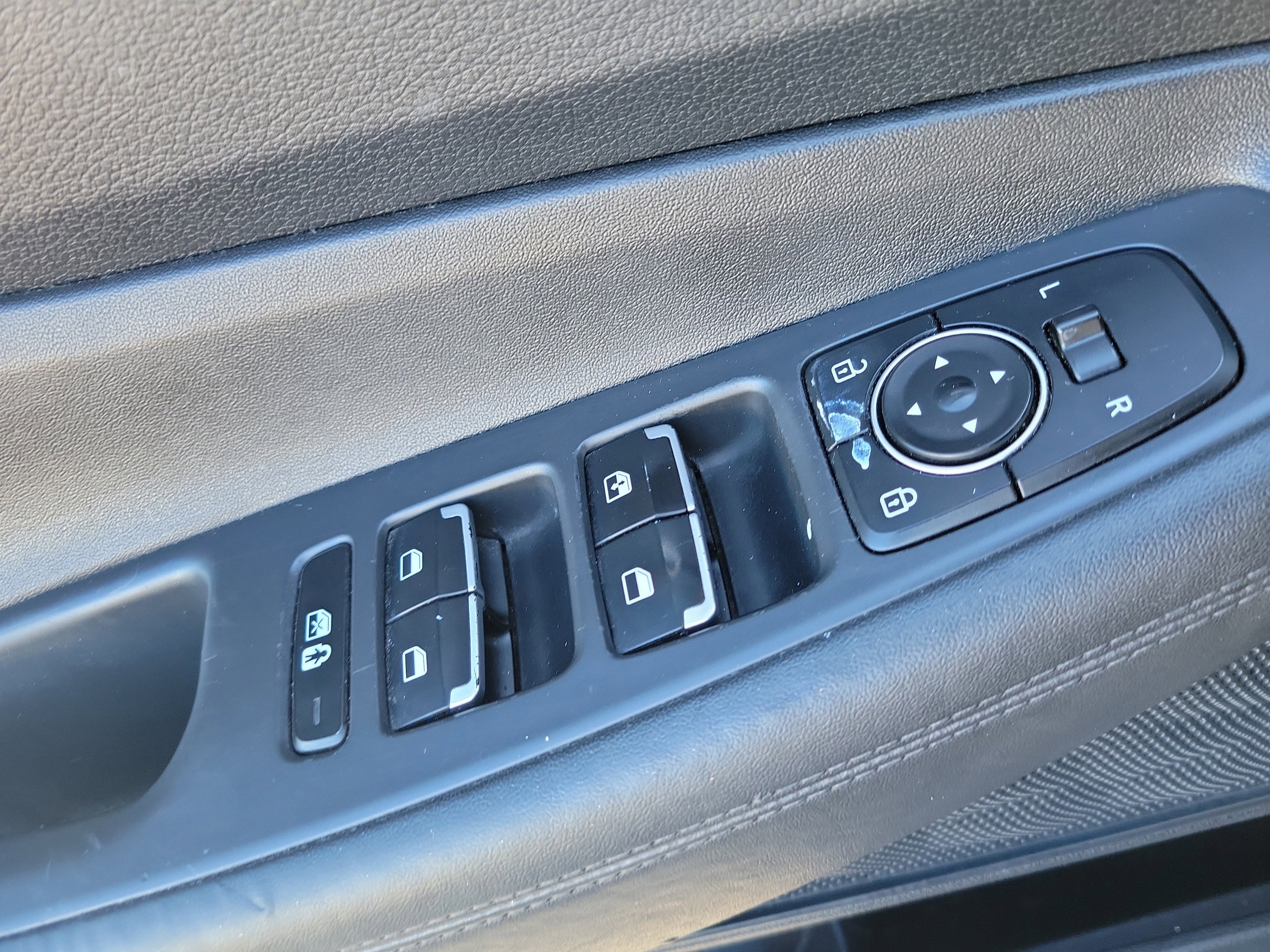 2022 Hyundai Santa Fe SE