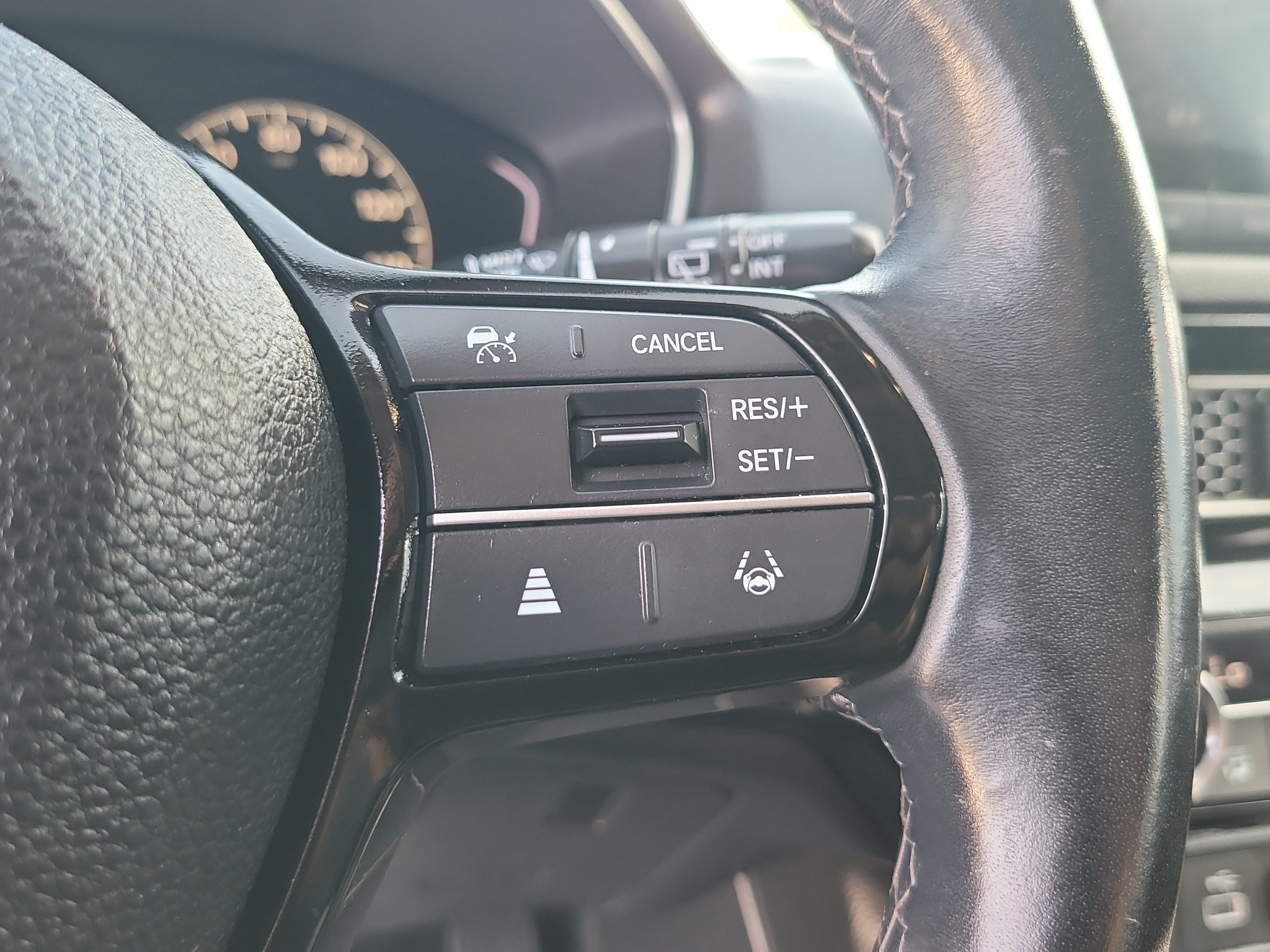 2024 Honda Civic Hatchback EX-L