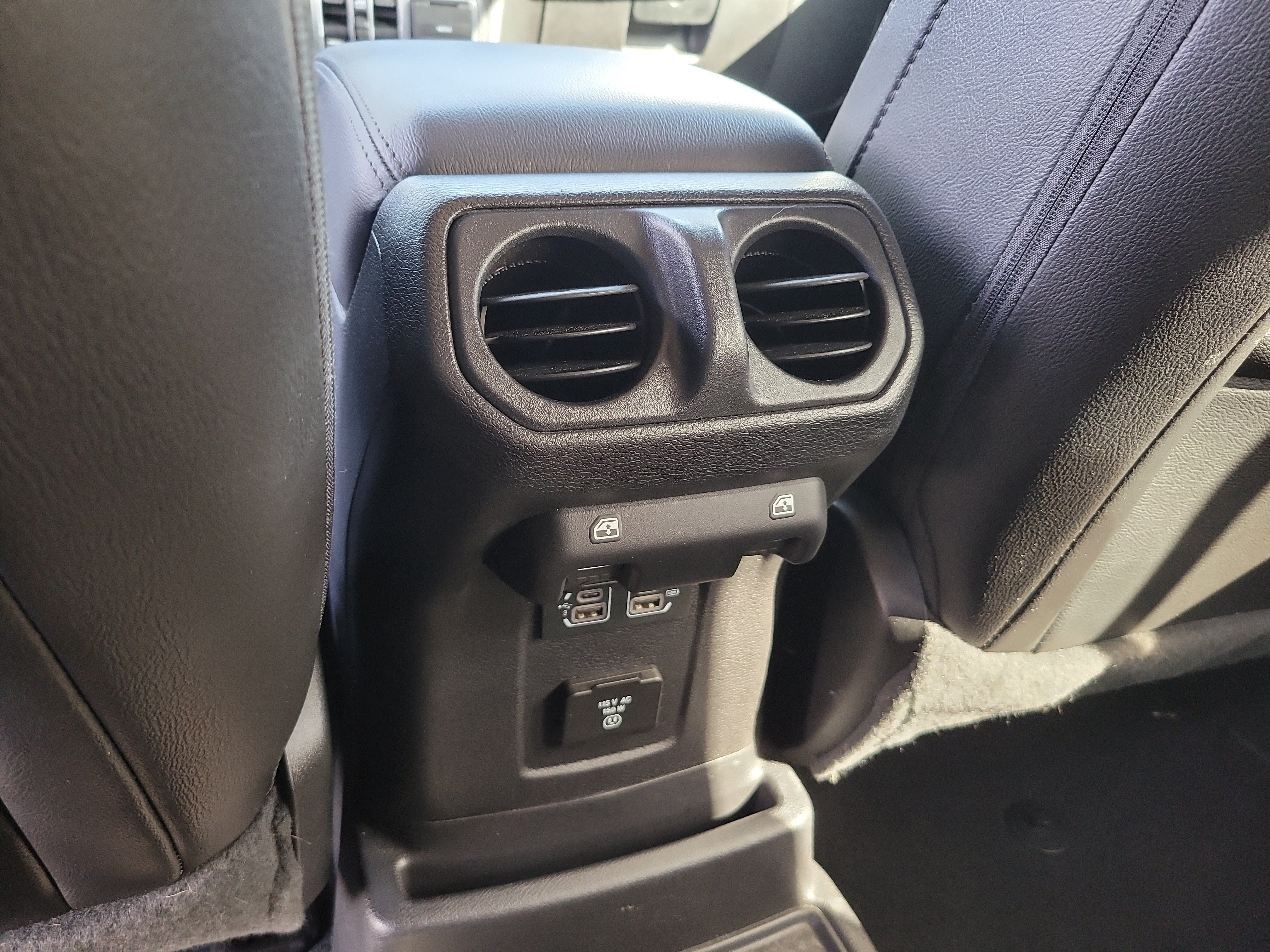 2020 Jeep Wrangler Unlimited Sahara Altitude
