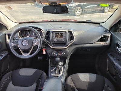 2015 Jeep Cherokee Sport