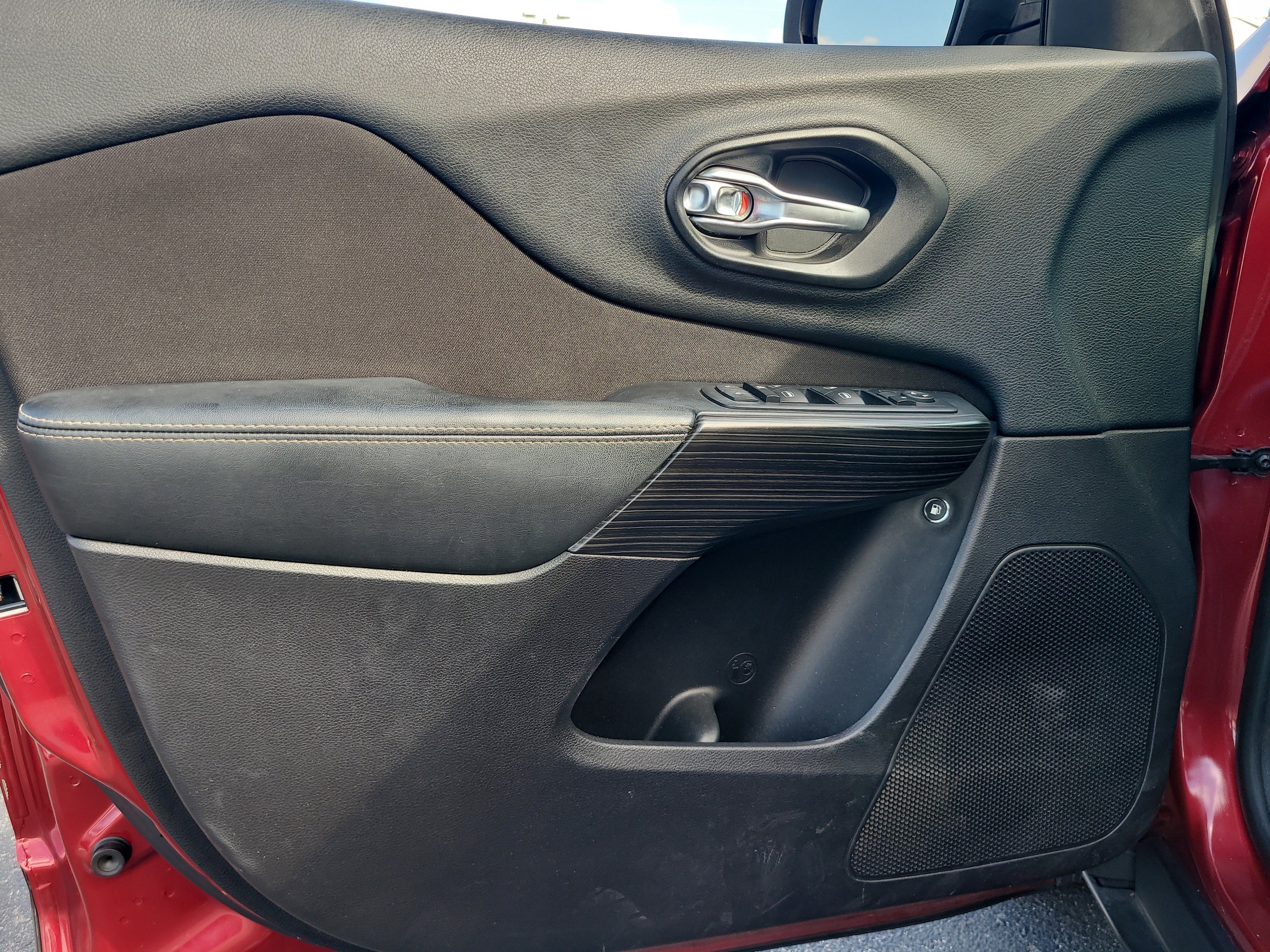 2015 Jeep Cherokee Sport