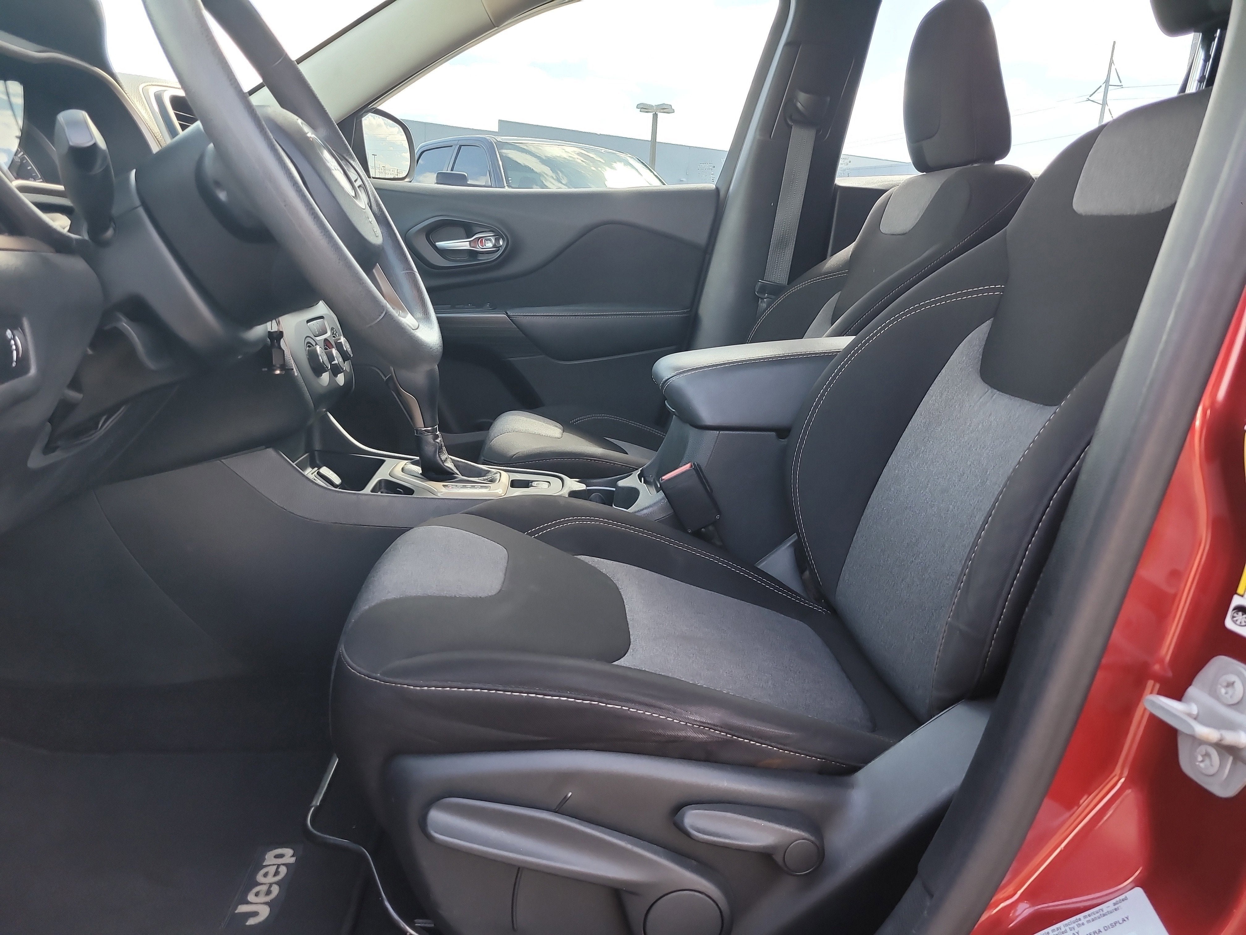 2015 Jeep Cherokee Sport
