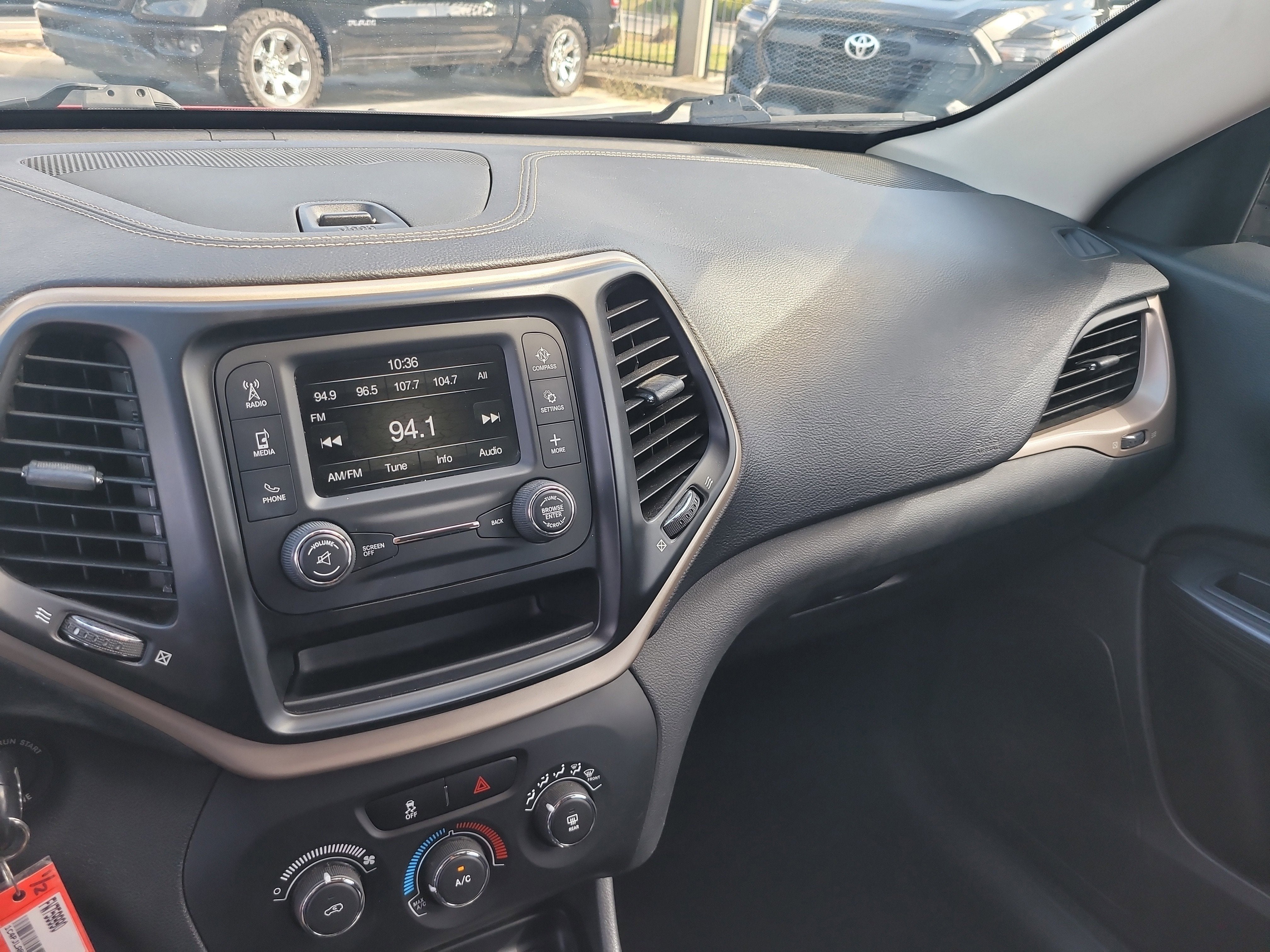 2015 Jeep Cherokee Sport