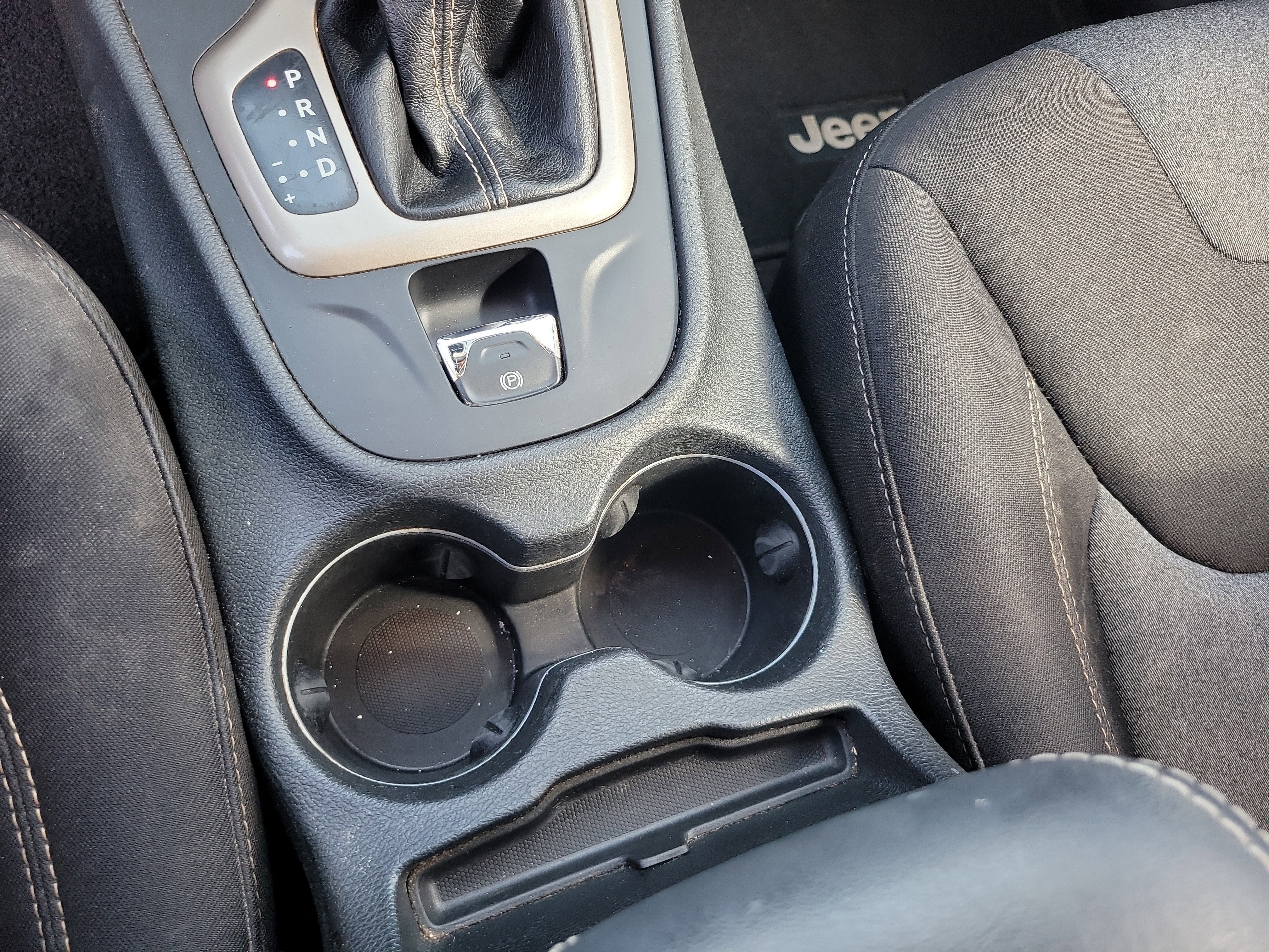 2015 Jeep Cherokee Sport