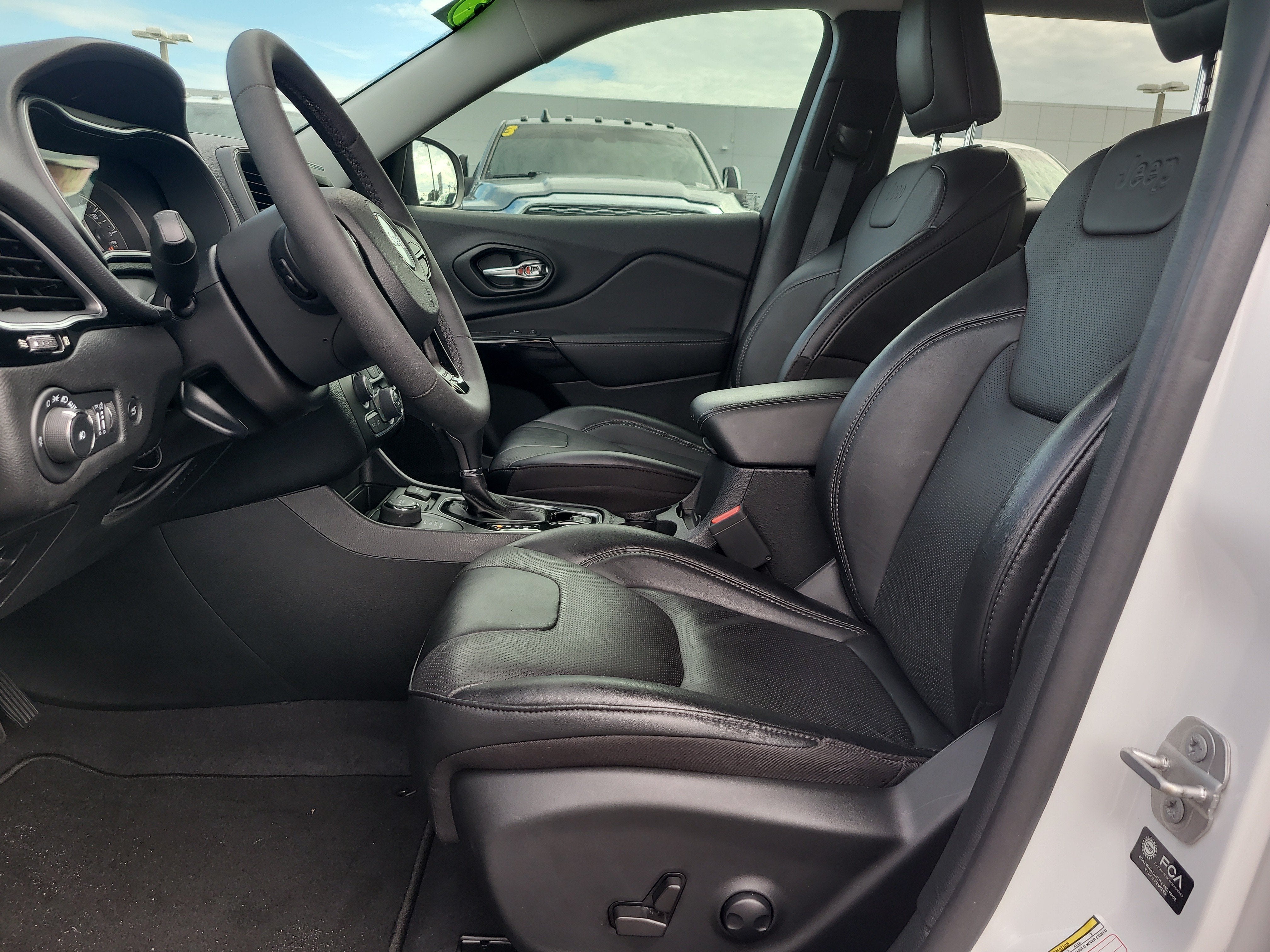 2023 Jeep Cherokee Altitude Lux